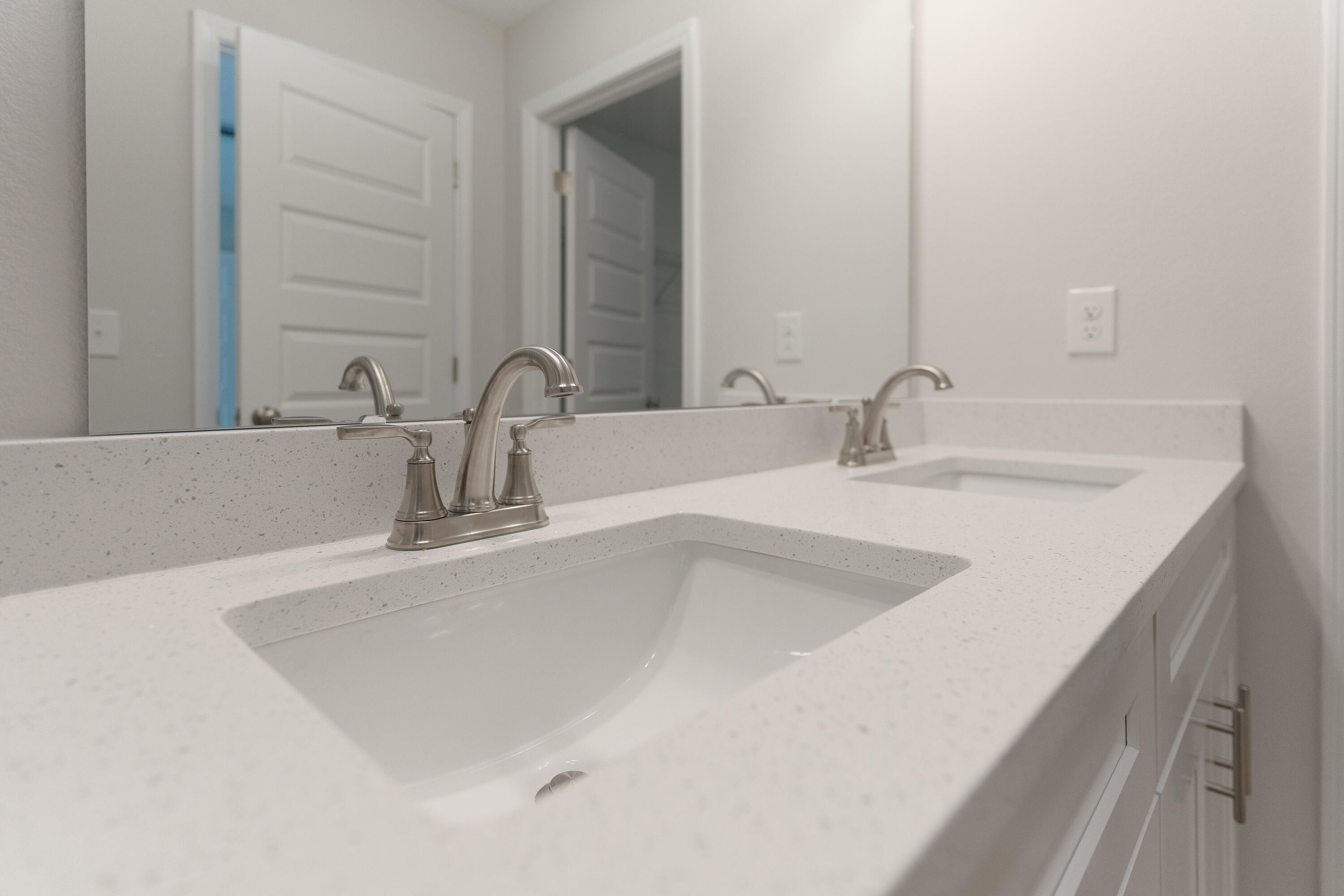 SOUTHERN DAY CHATEAU - Residential