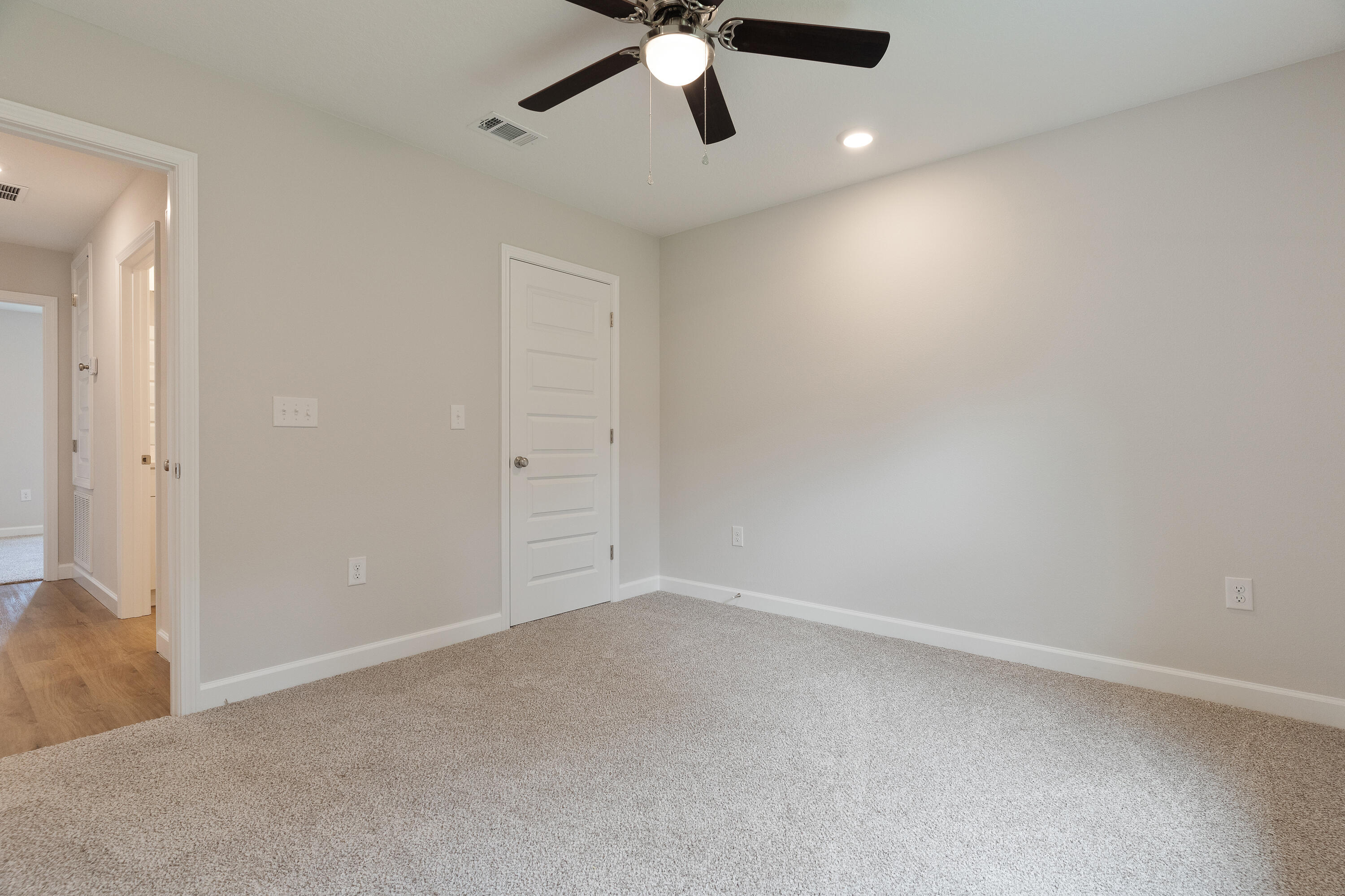 SOUTHERN DAY CHATEAU - Residential