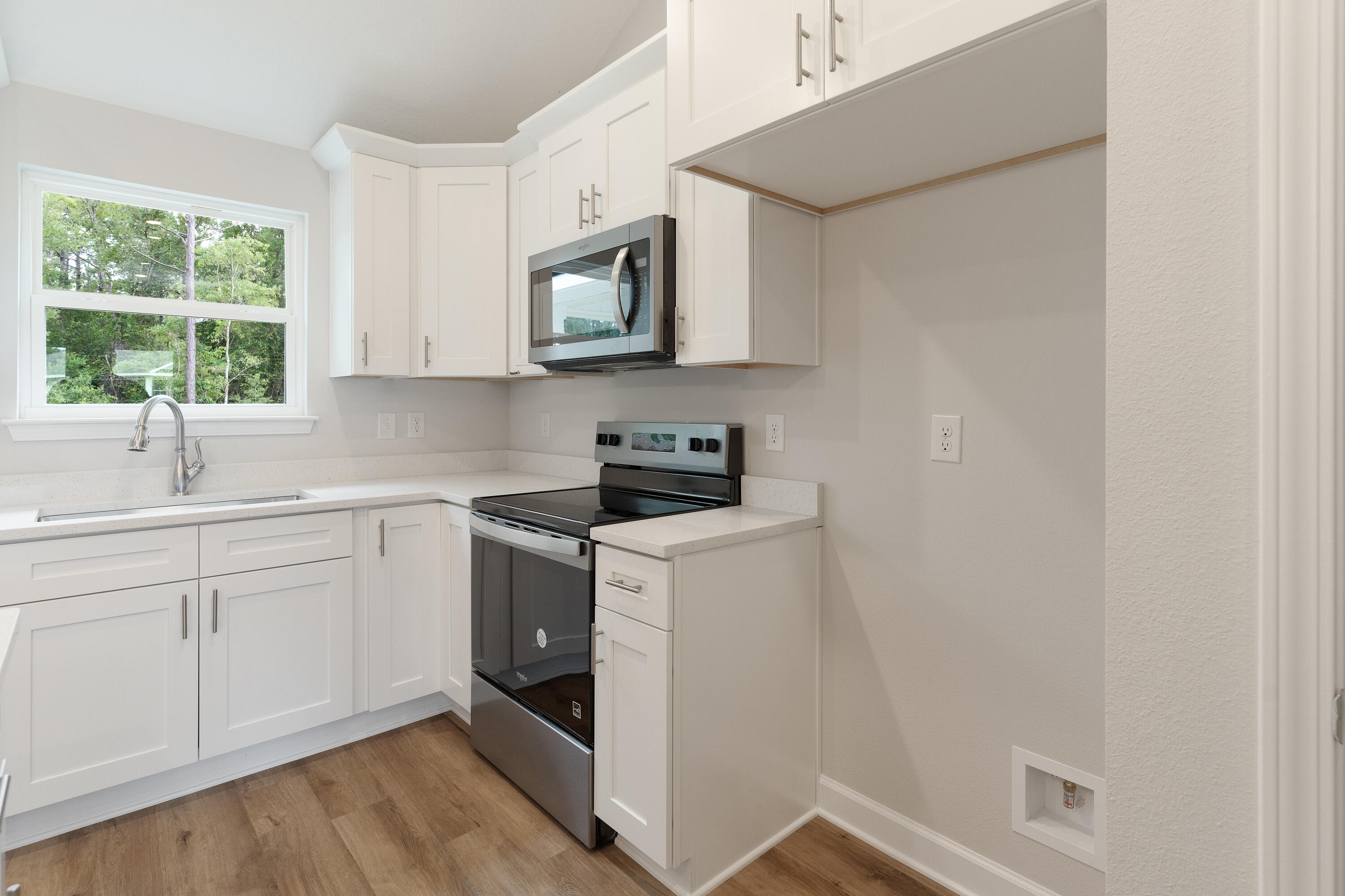 SOUTHERN DAY CHATEAU - Residential