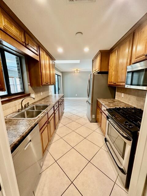 HERITAGE RUN S/D - Residential Lease