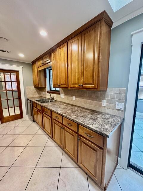 HERITAGE RUN S/D - Residential Lease