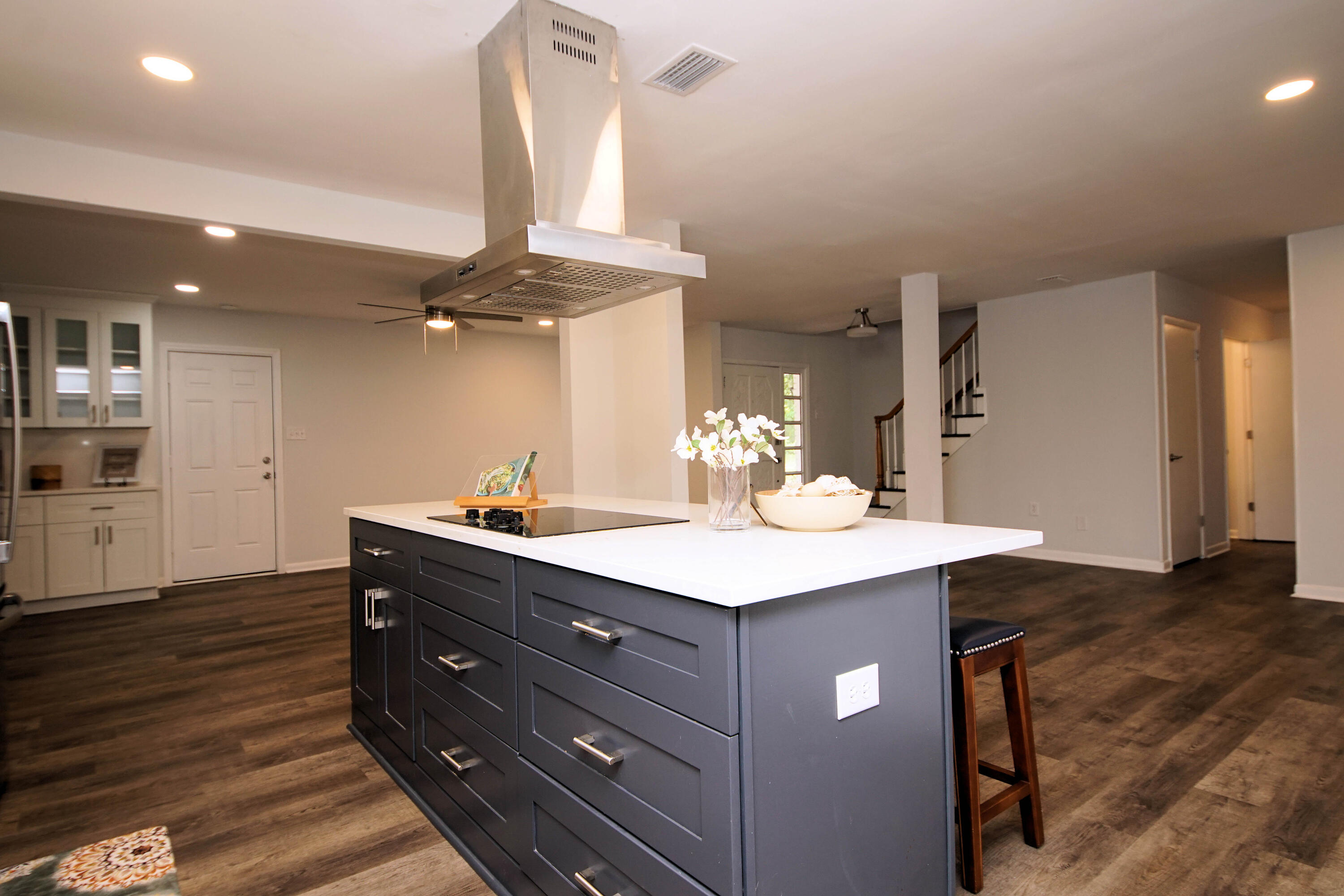 COUNTRY CLUB ESTATES - Residential Lease