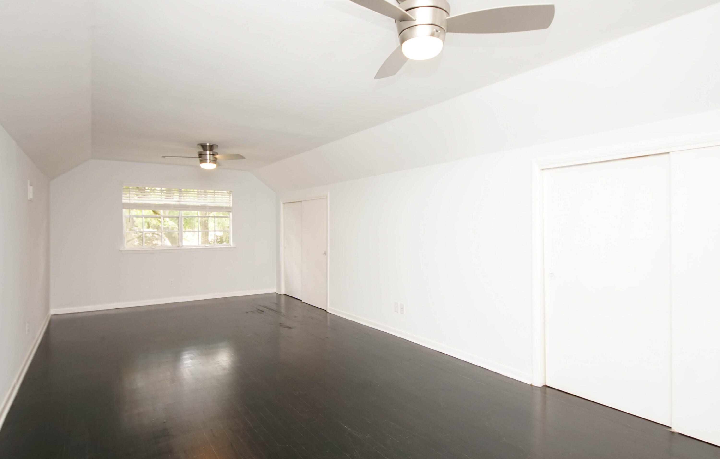 COUNTRY CLUB ESTATES - Residential Lease