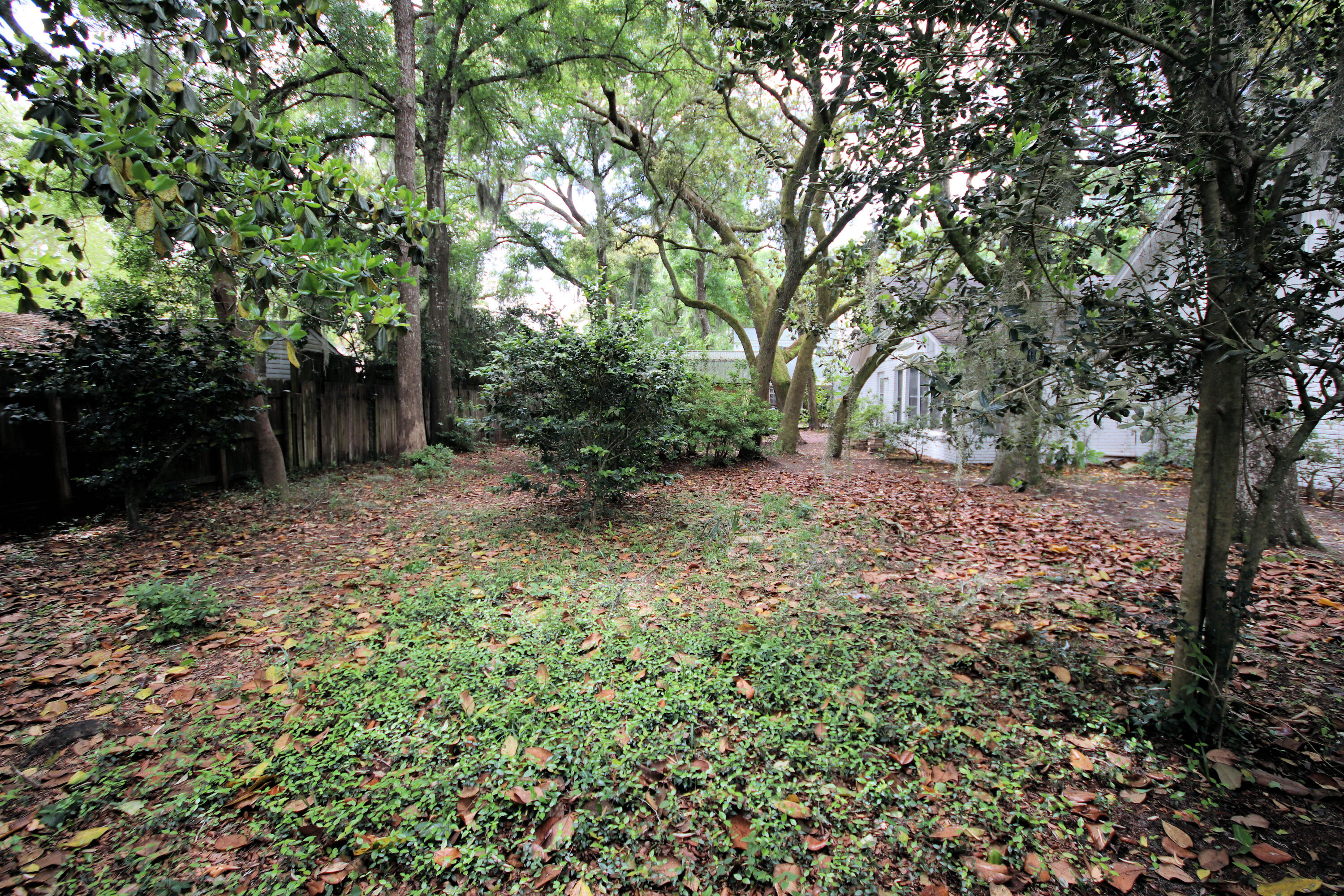 COUNTRY CLUB ESTATES - Residential Lease