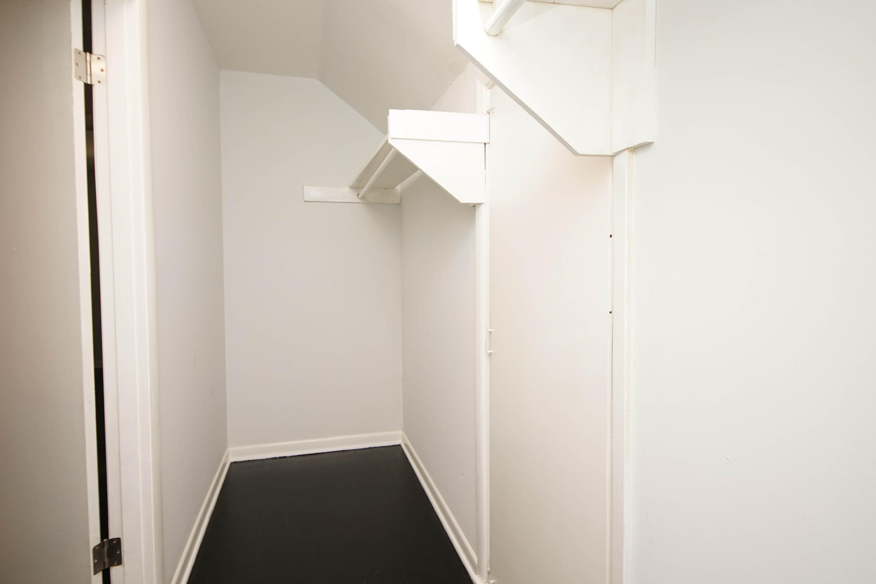 COUNTRY CLUB ESTATES - Residential Lease