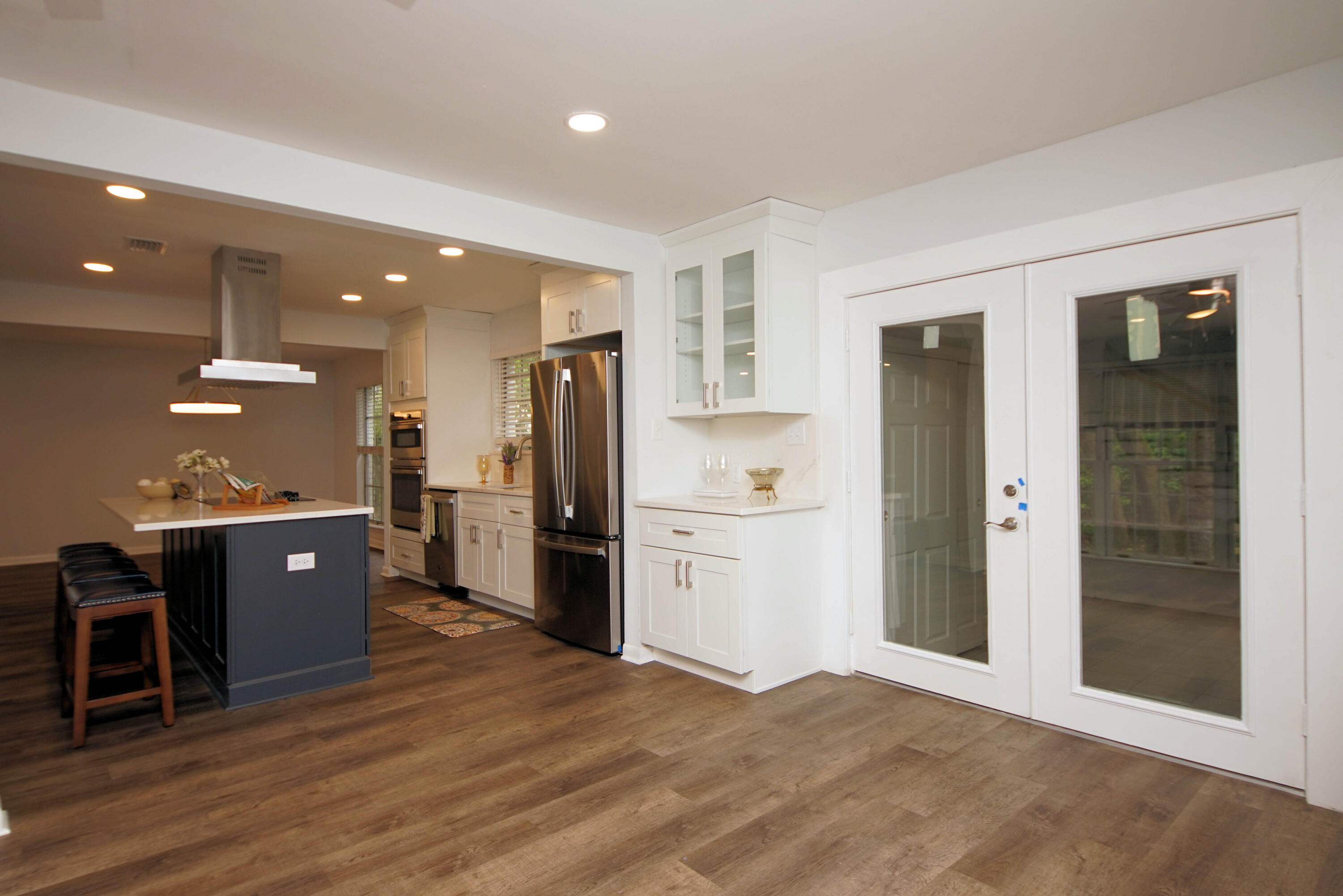 COUNTRY CLUB ESTATES - Residential Lease