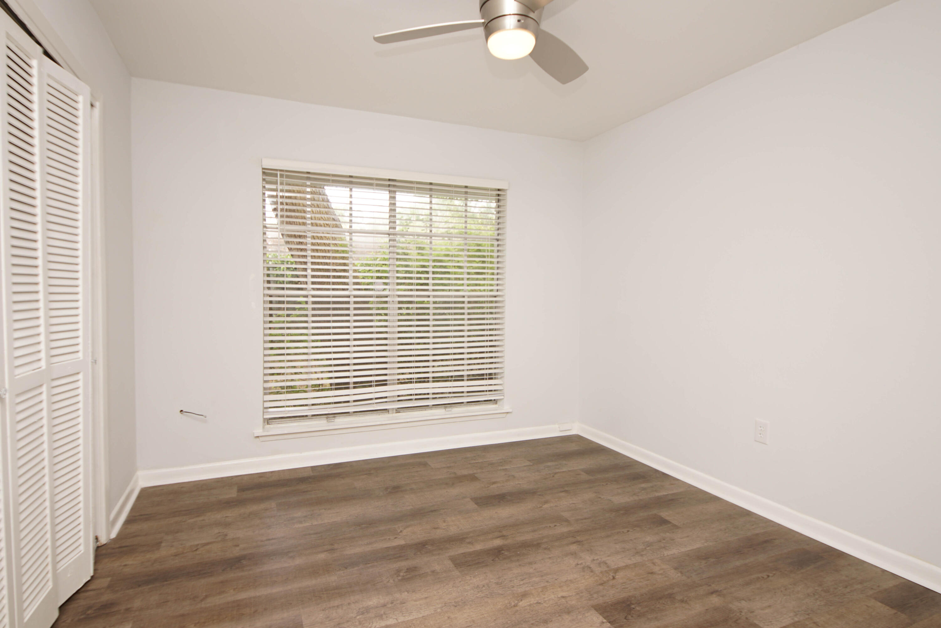 COUNTRY CLUB ESTATES - Residential Lease