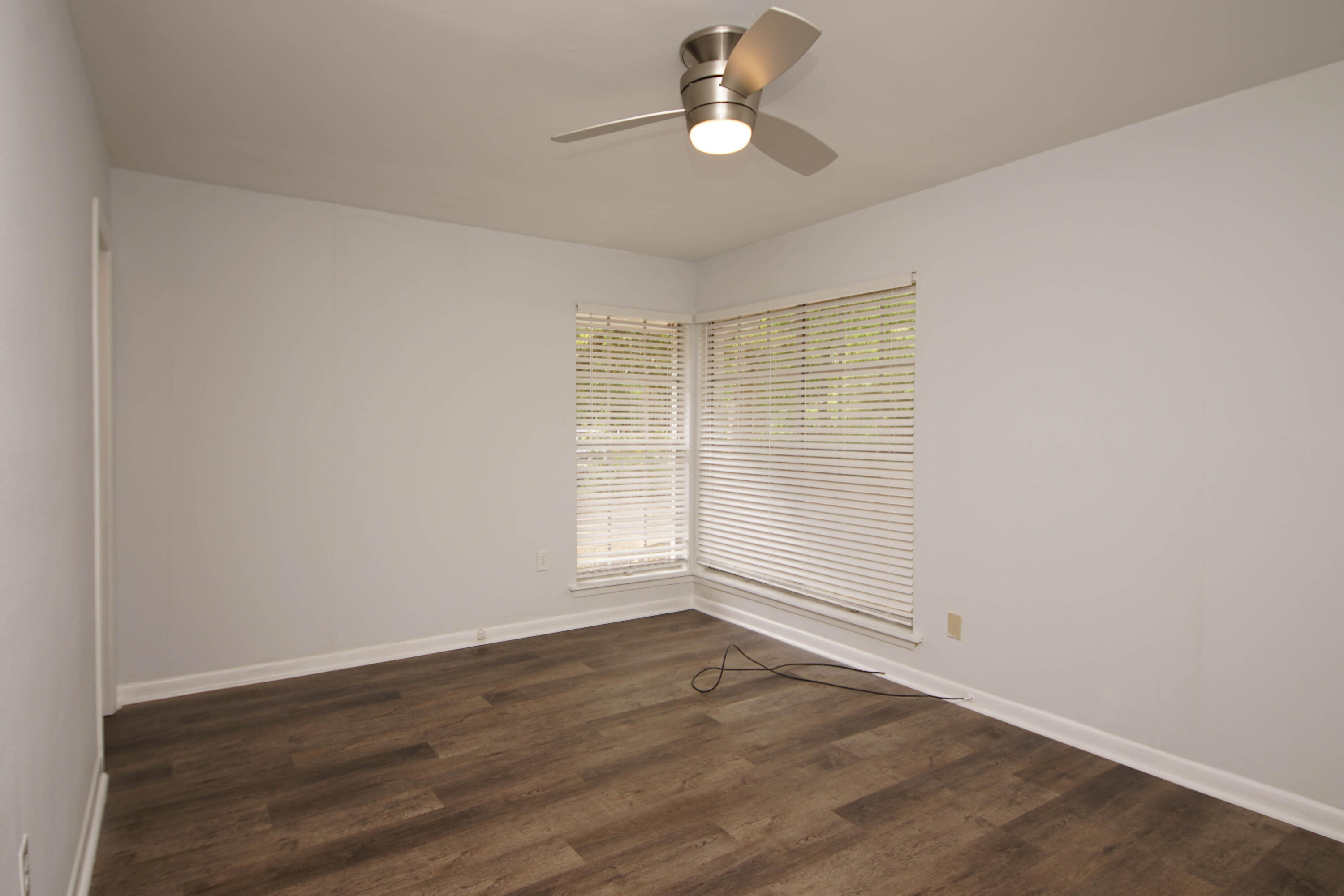 COUNTRY CLUB ESTATES - Residential Lease