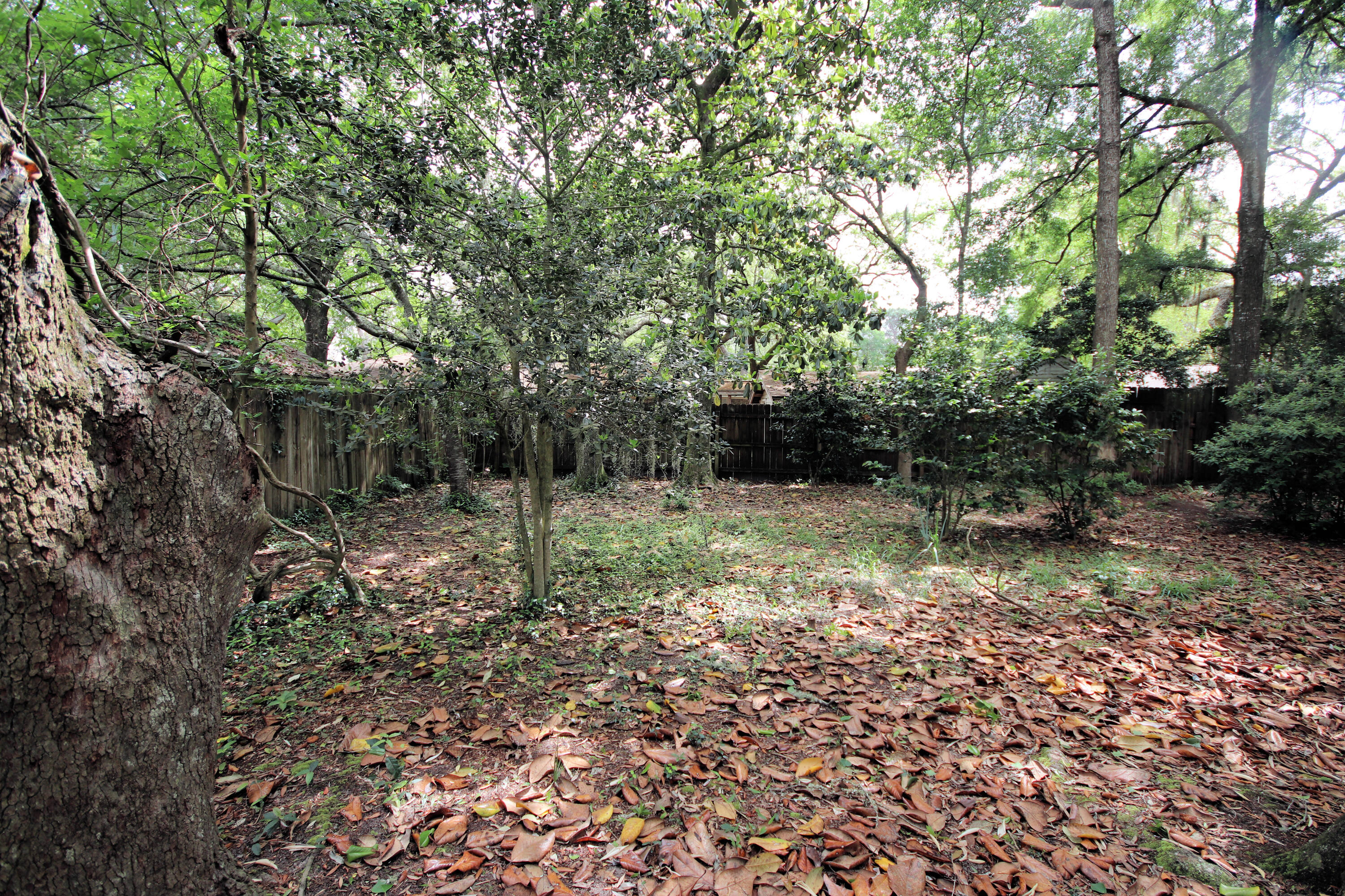 COUNTRY CLUB ESTATES - Residential Lease