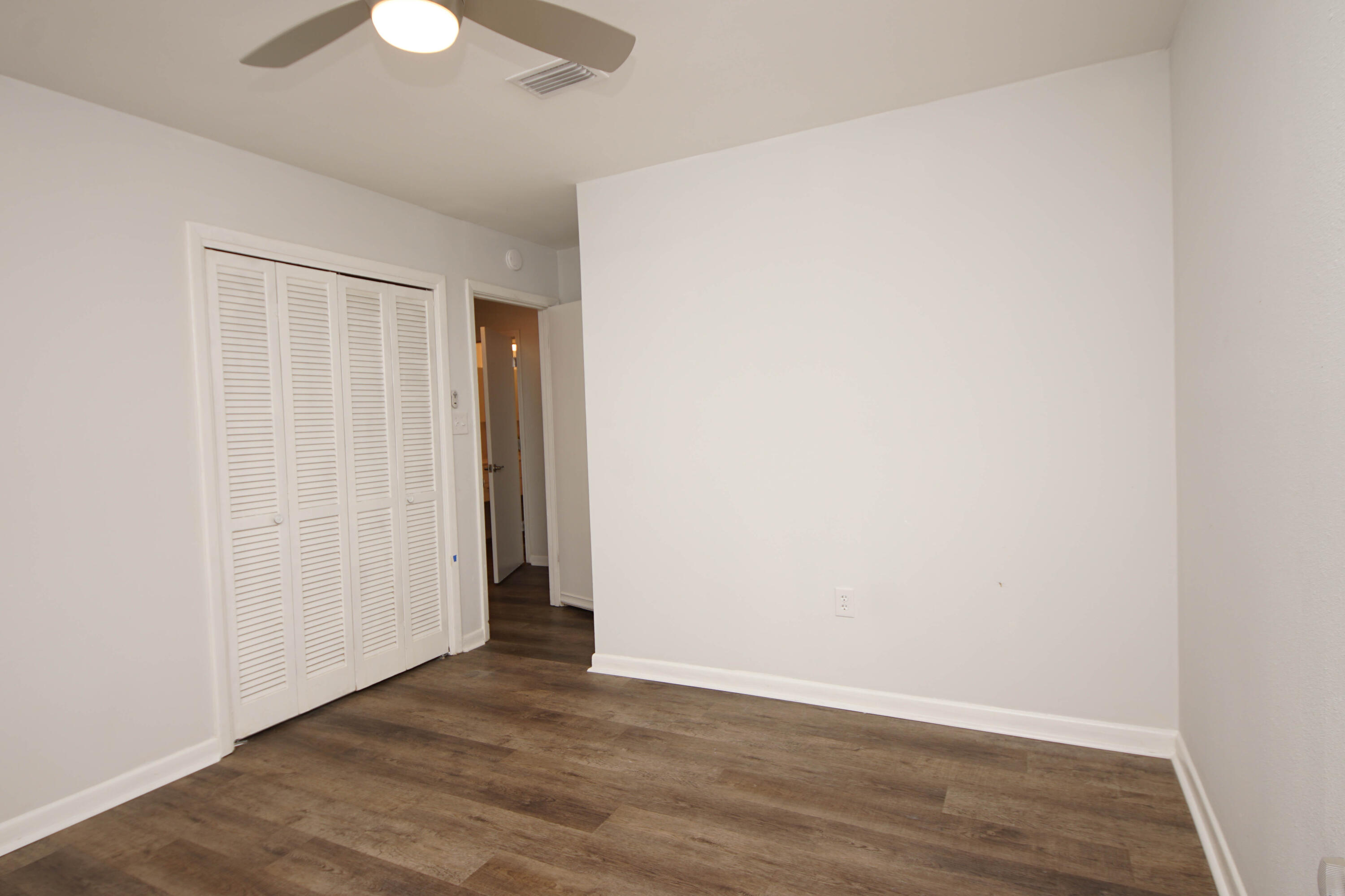 COUNTRY CLUB ESTATES - Residential Lease