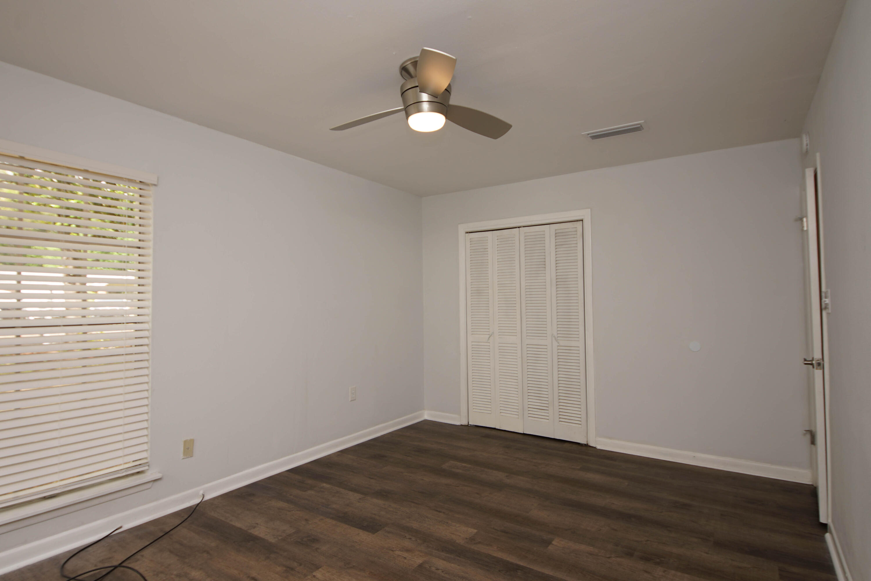 COUNTRY CLUB ESTATES - Residential Lease