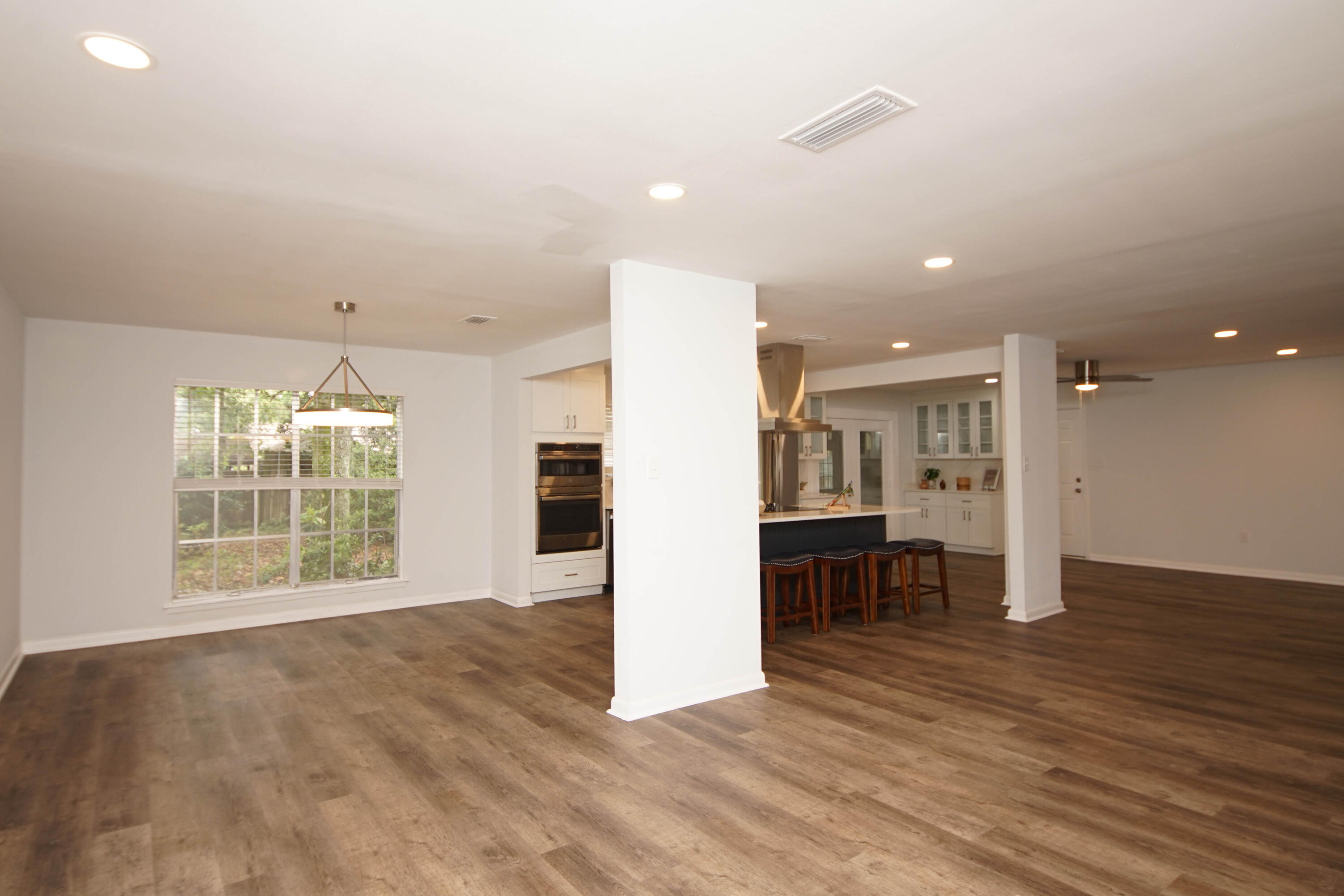 COUNTRY CLUB ESTATES - Residential Lease