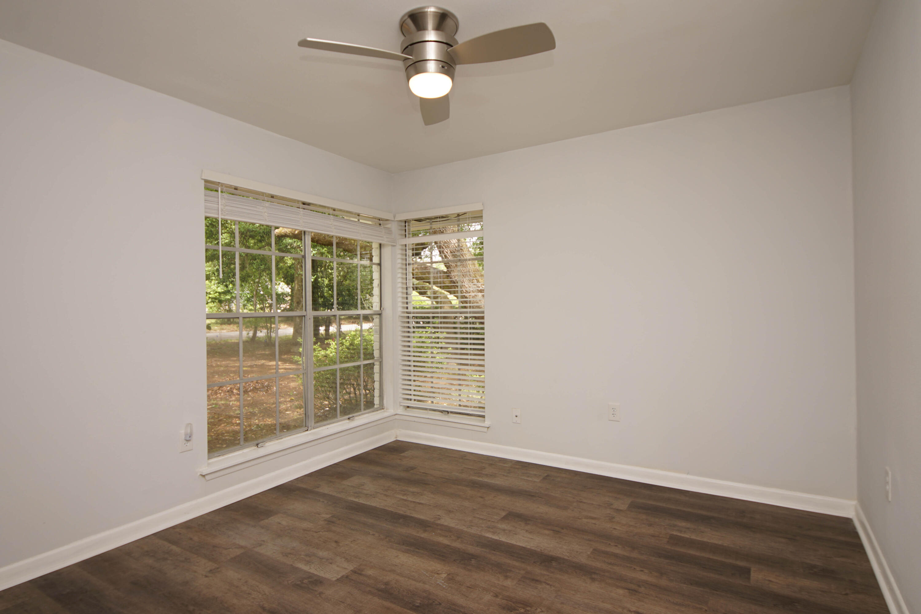COUNTRY CLUB ESTATES - Residential Lease