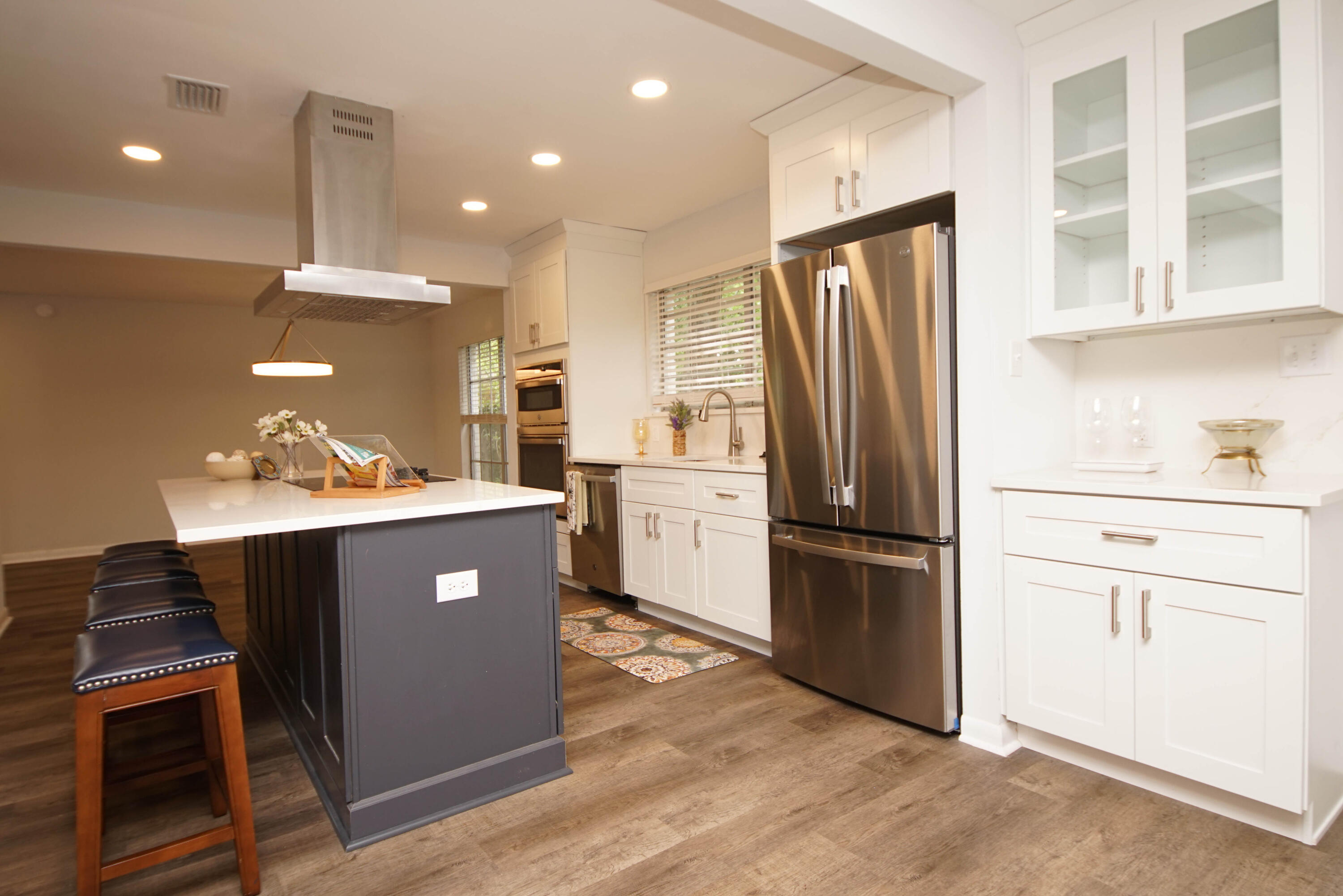 COUNTRY CLUB ESTATES - Residential Lease