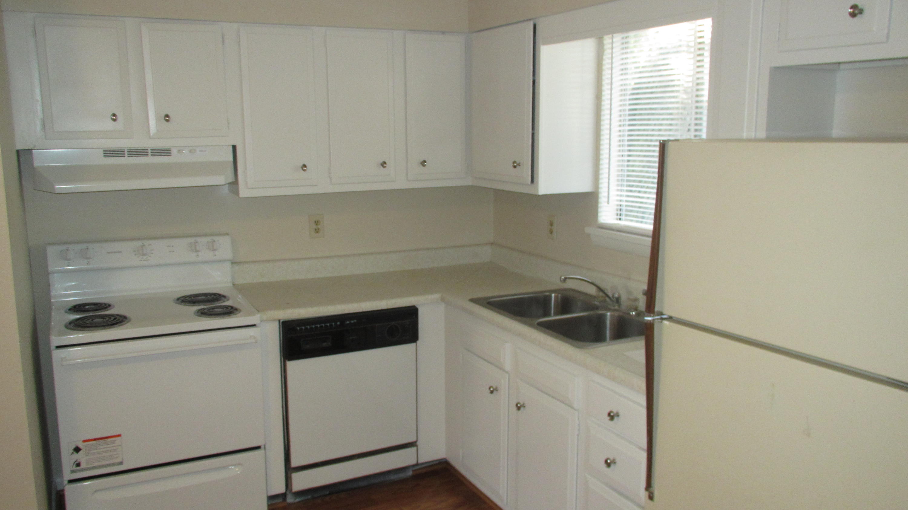 SUNSET STRIP - Residential Lease