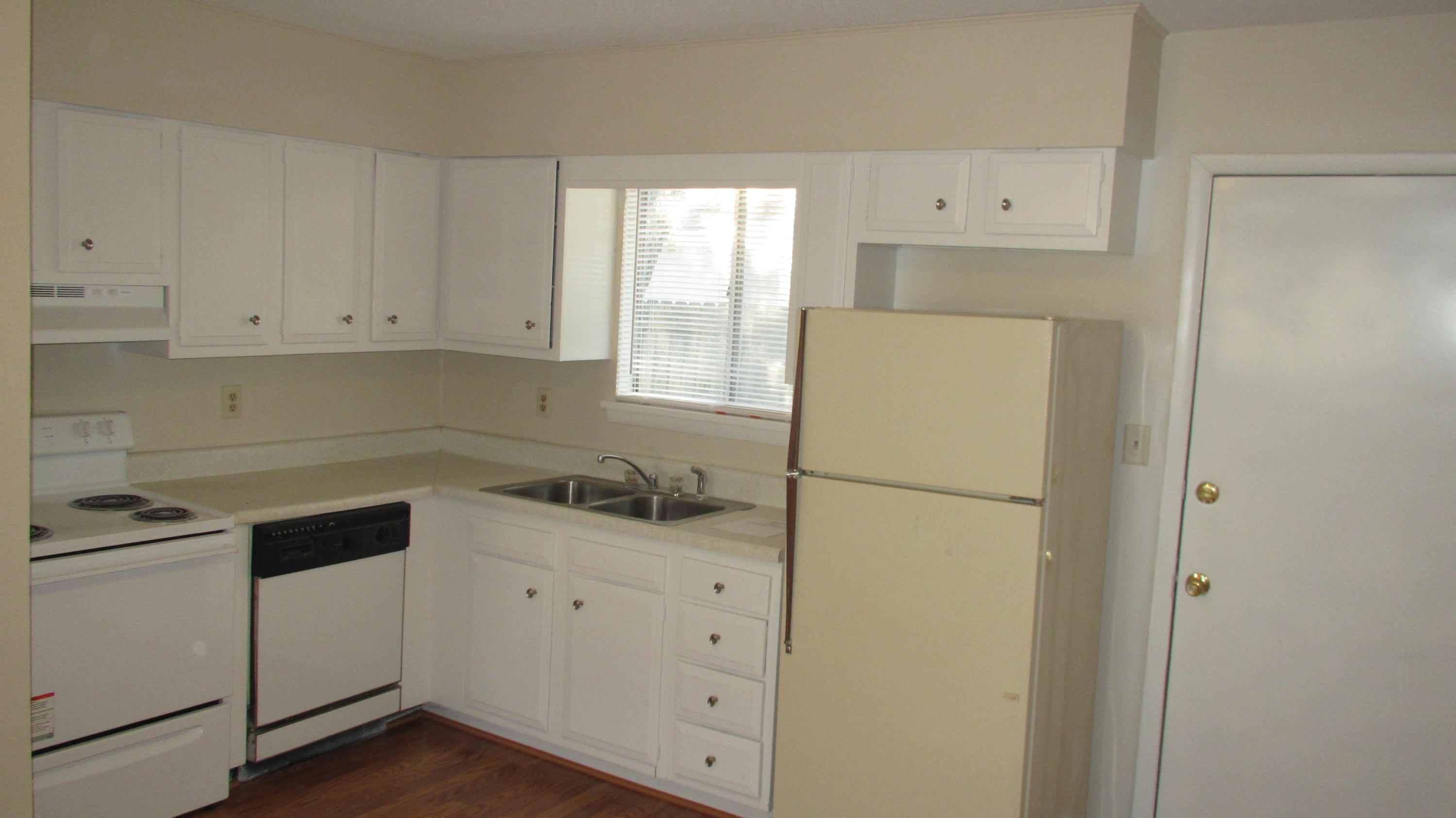 SUNSET STRIP - Residential Lease