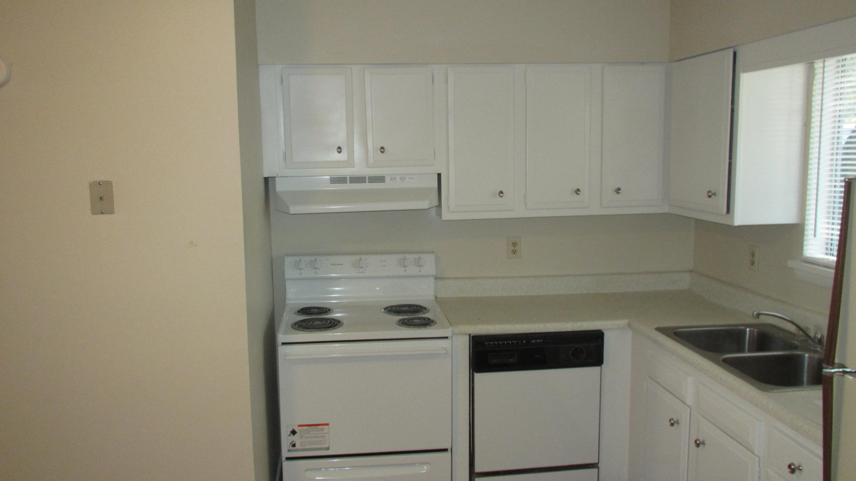 SUNSET STRIP - Residential Lease