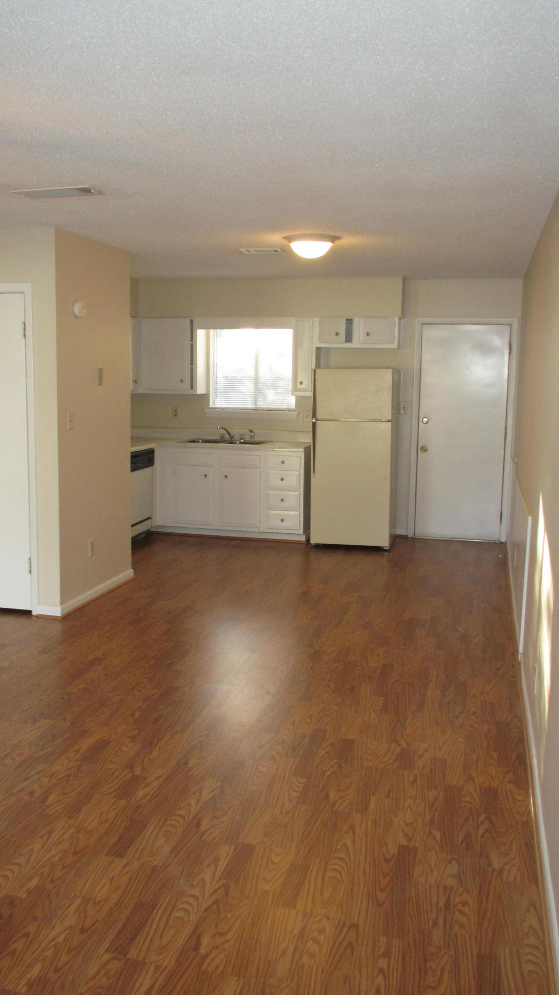SUNSET STRIP - Residential Lease