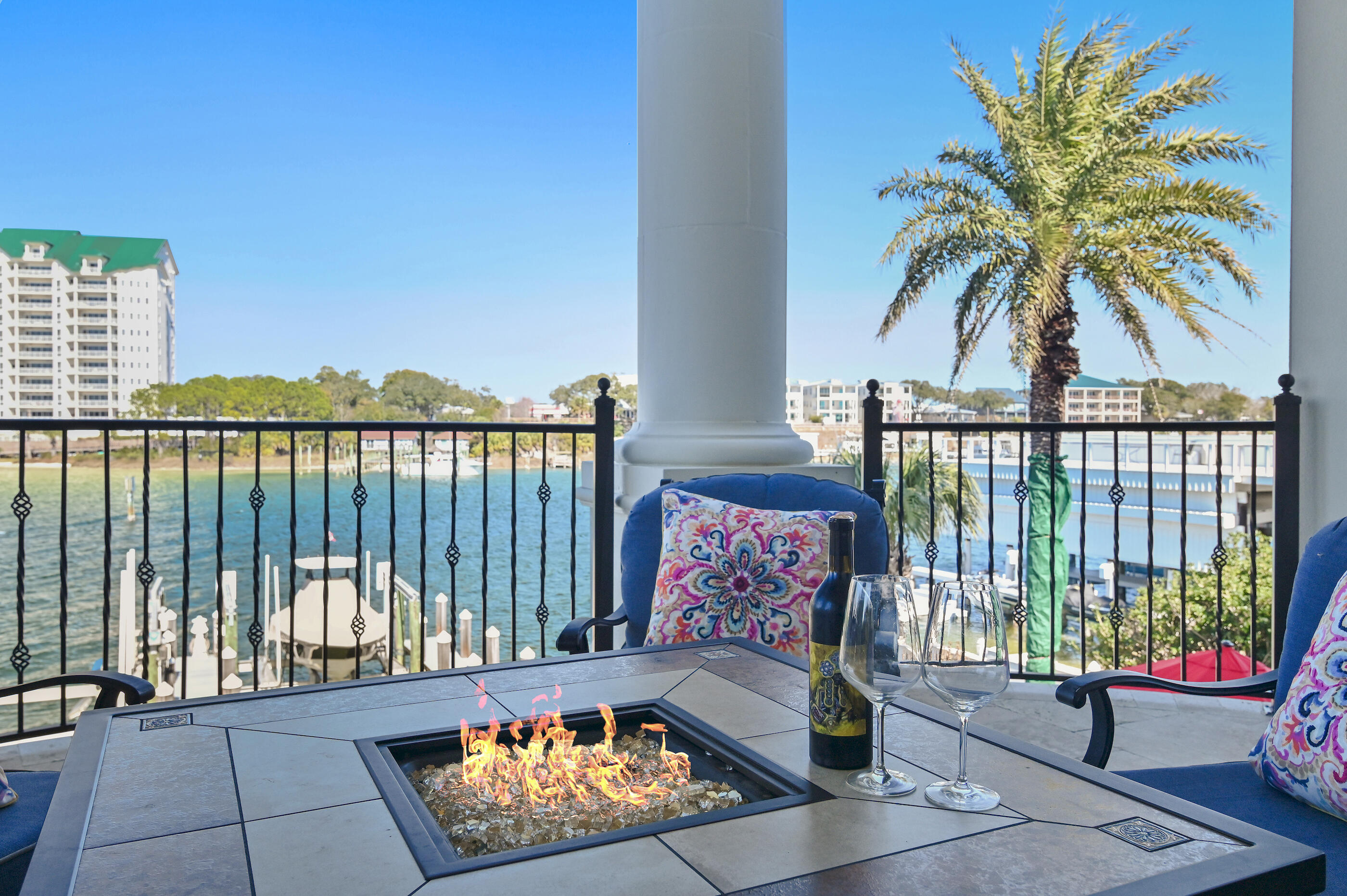 HOLIDAY ISLE - Residential