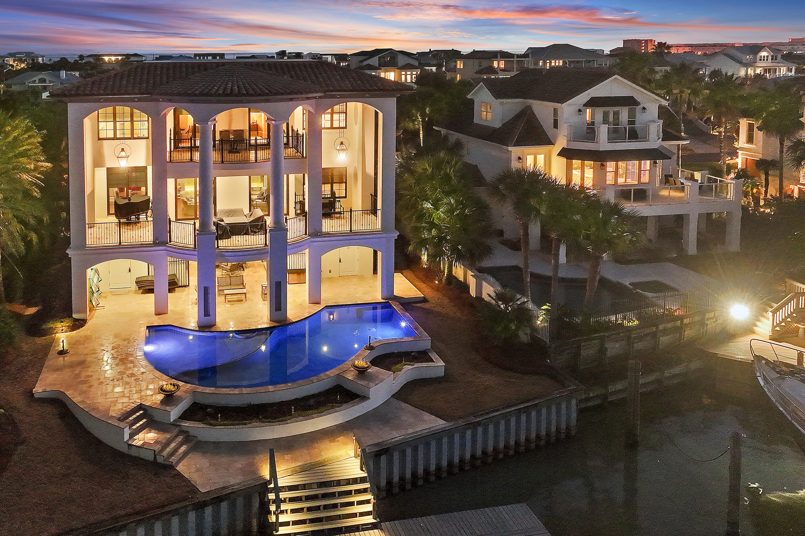 HOLIDAY ISLE - Residential