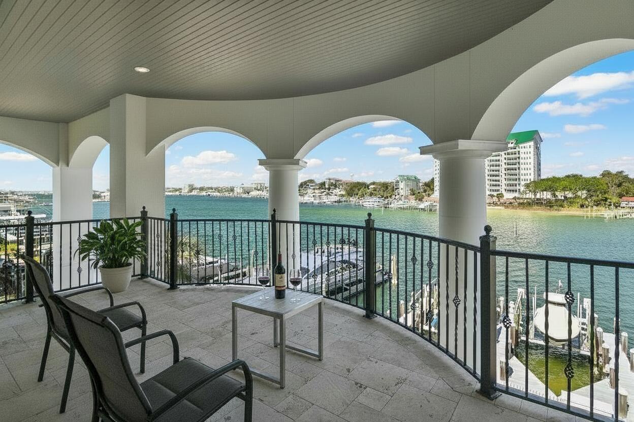 HOLIDAY ISLE - Residential