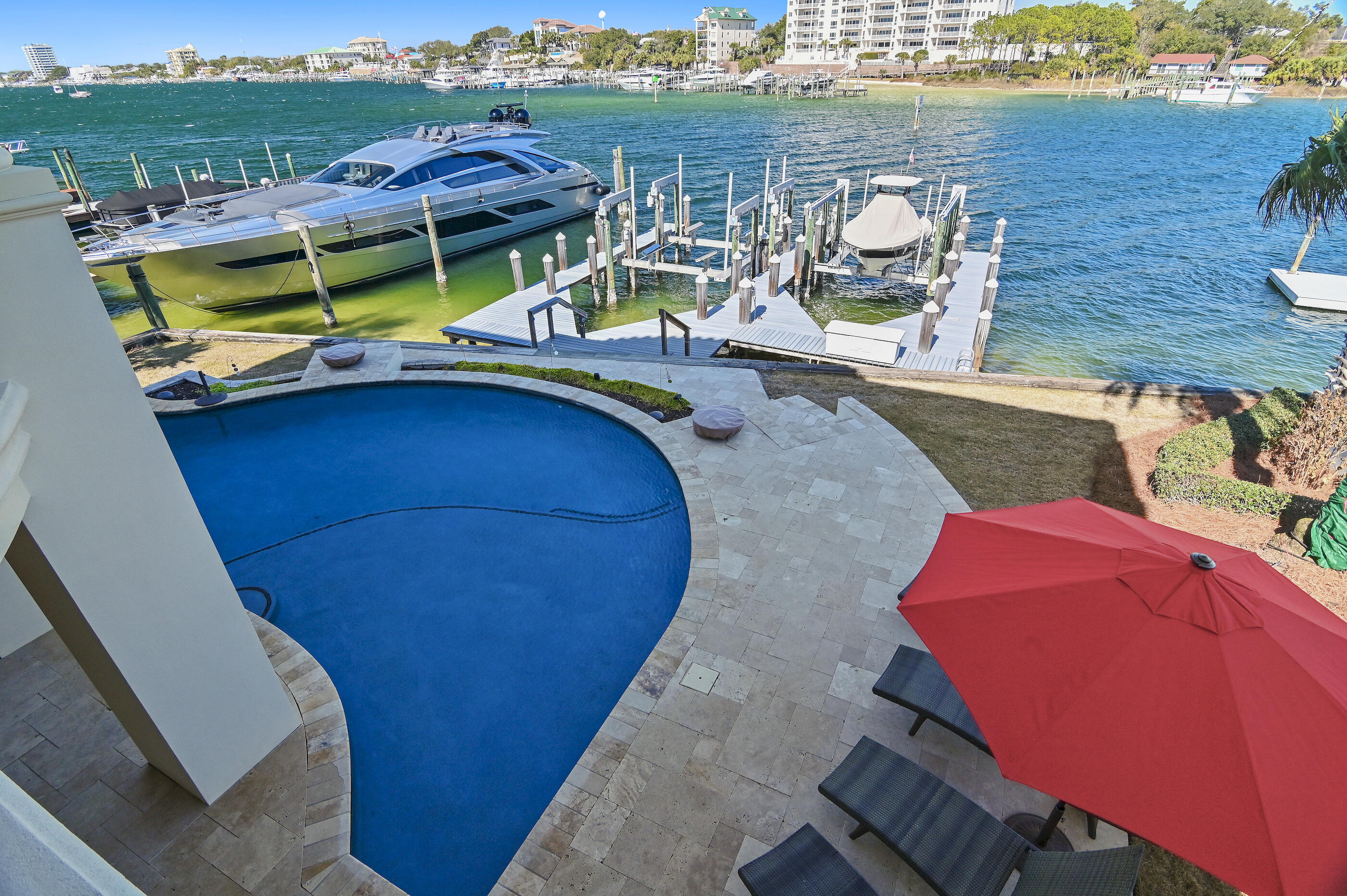 HOLIDAY ISLE - Residential