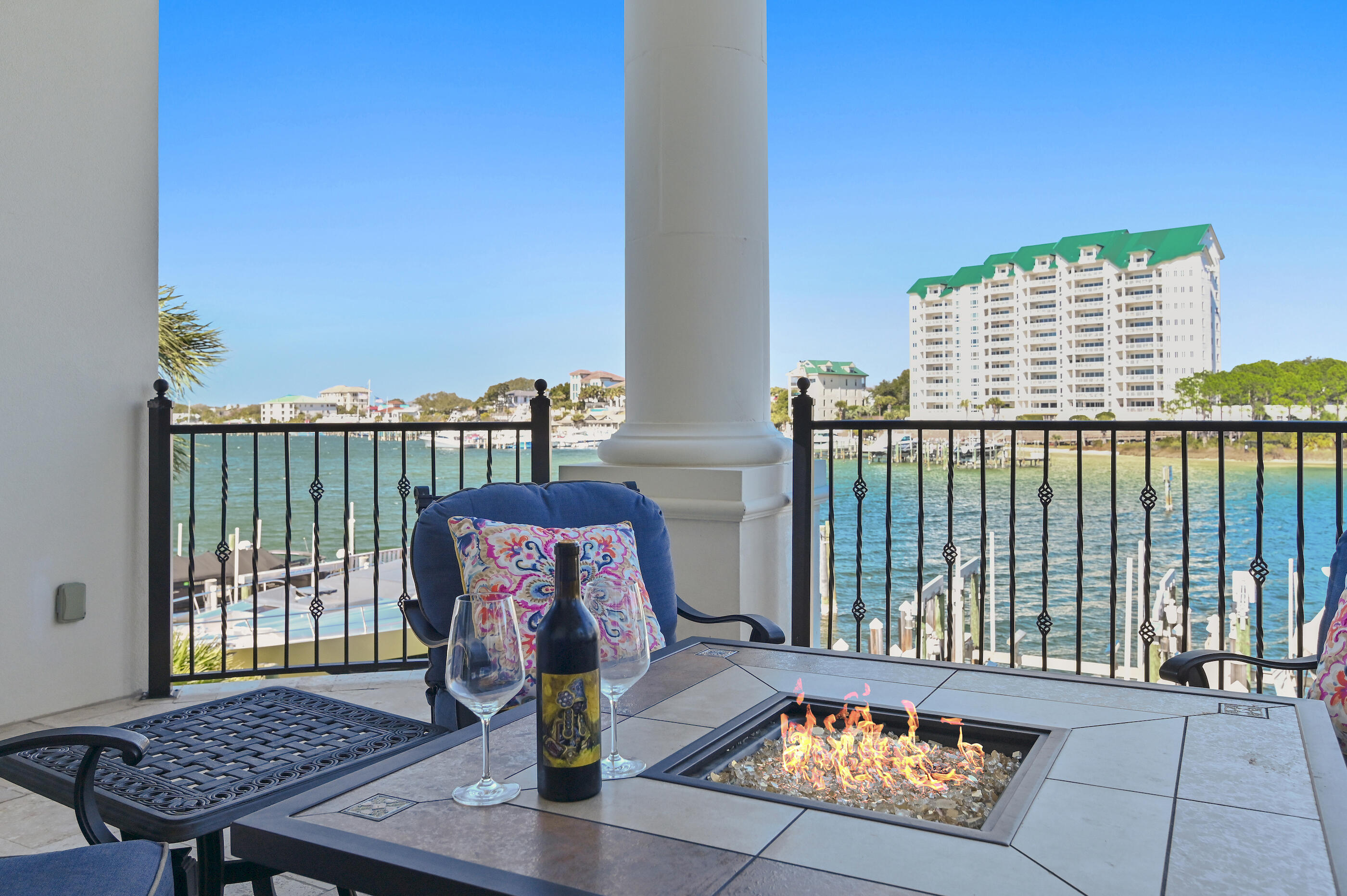 HOLIDAY ISLE - Residential