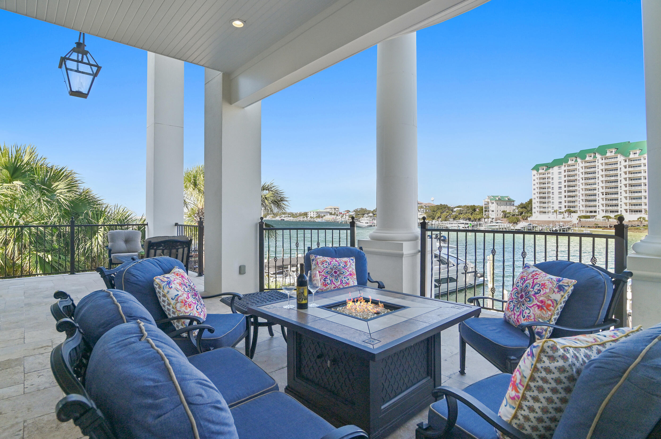 HOLIDAY ISLE - Residential