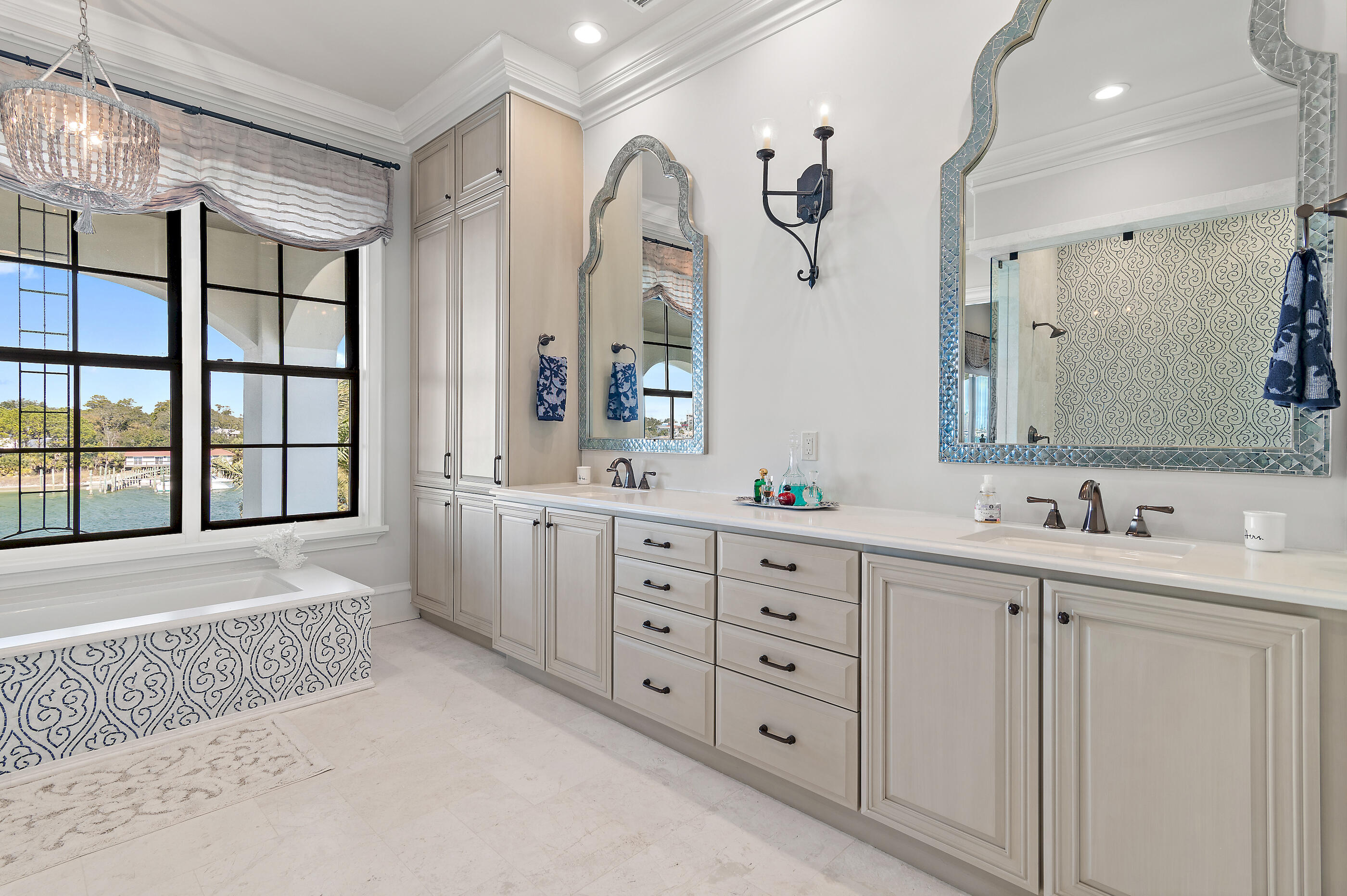 HOLIDAY ISLE - Residential