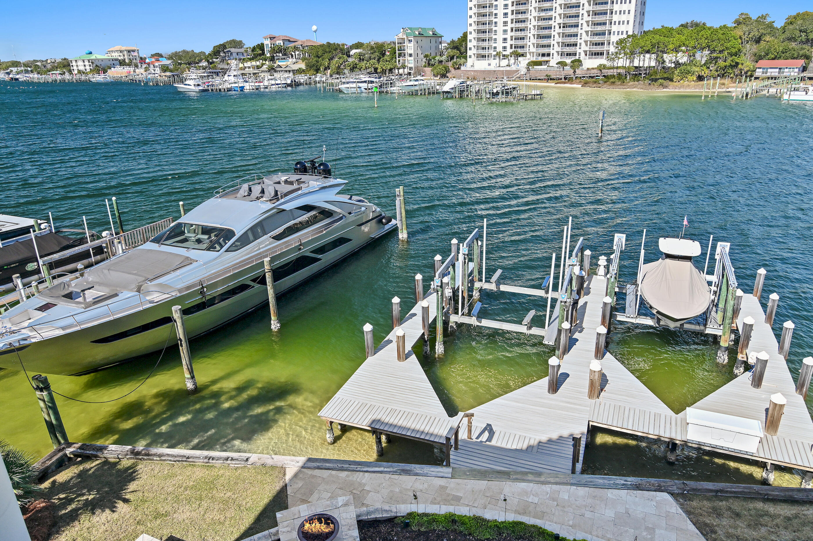 HOLIDAY ISLE - Residential