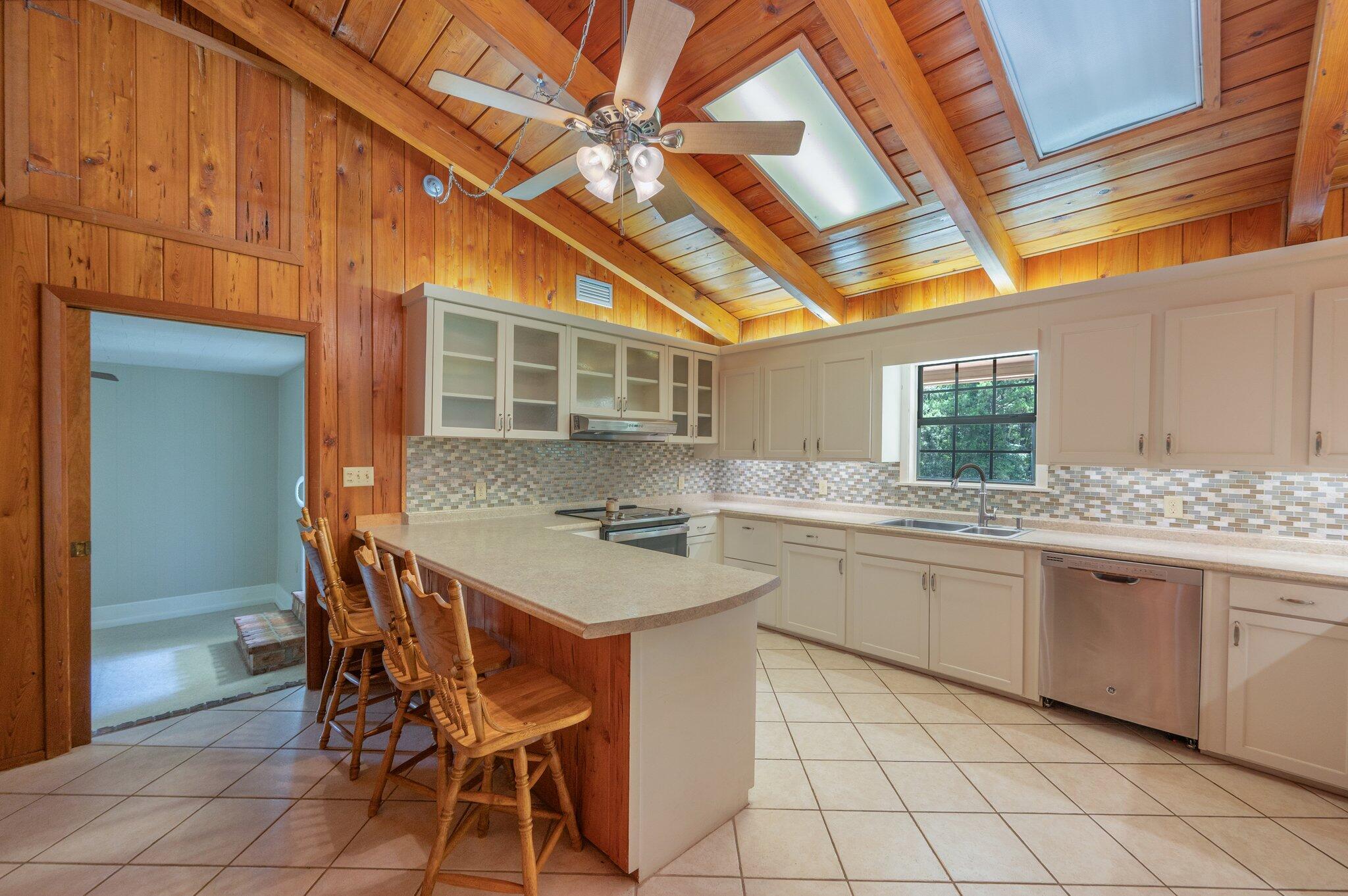 METES & BOUNDS - Residential Lease