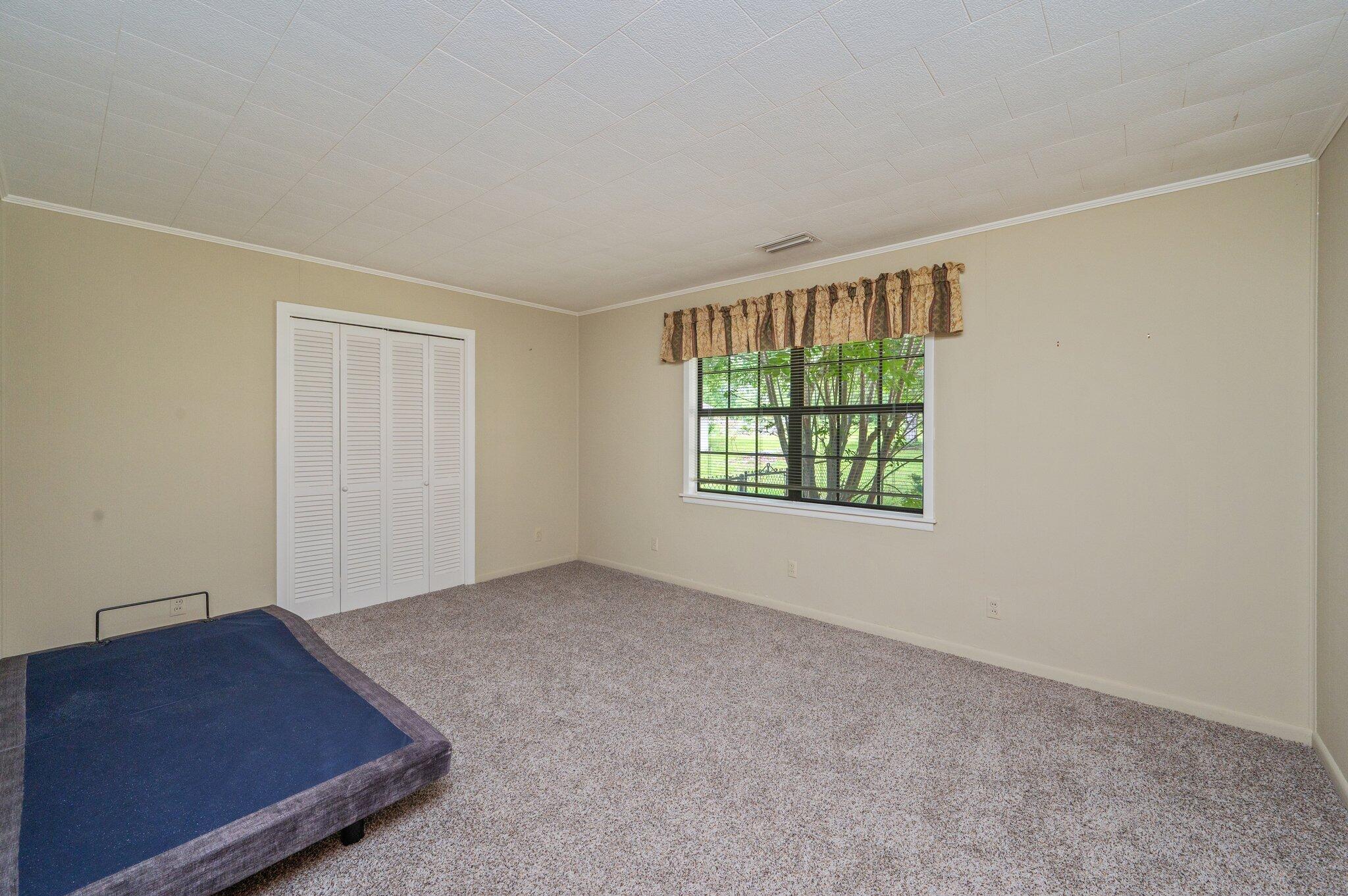 METES & BOUNDS - Residential Lease