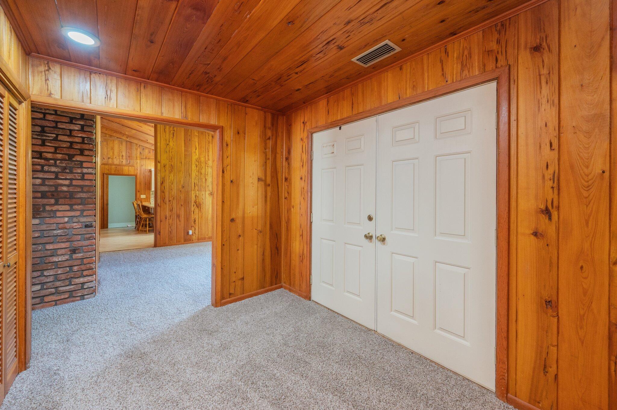 METES & BOUNDS - Residential Lease