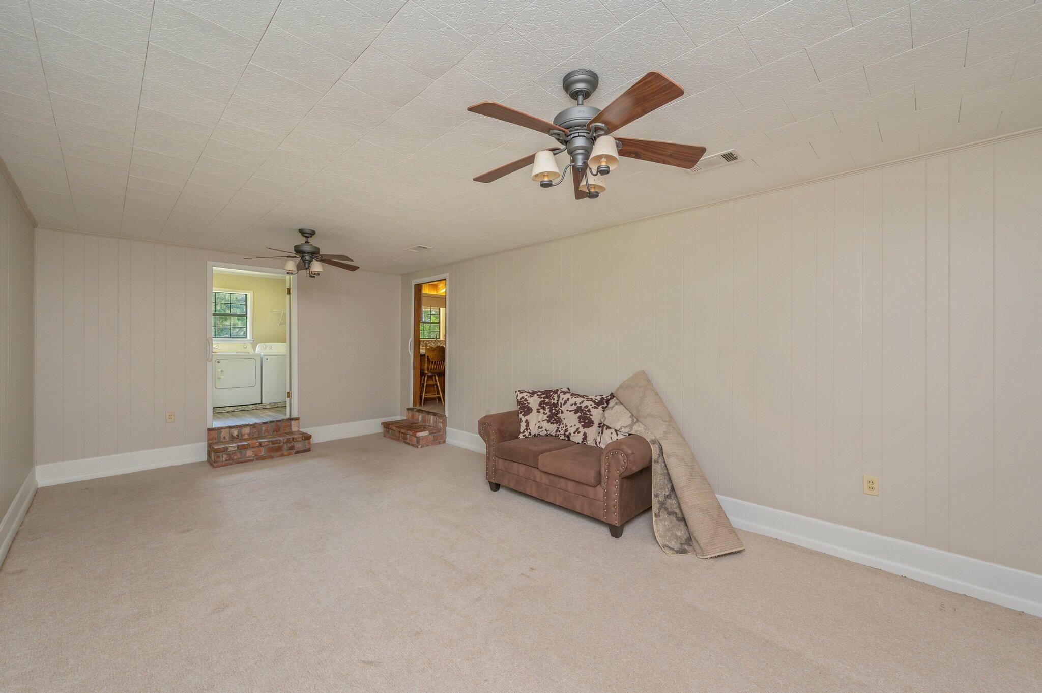 METES & BOUNDS - Residential Lease