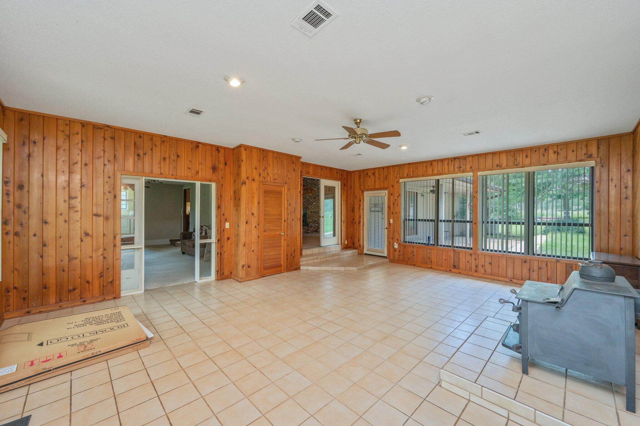 METES & BOUNDS - Residential Lease