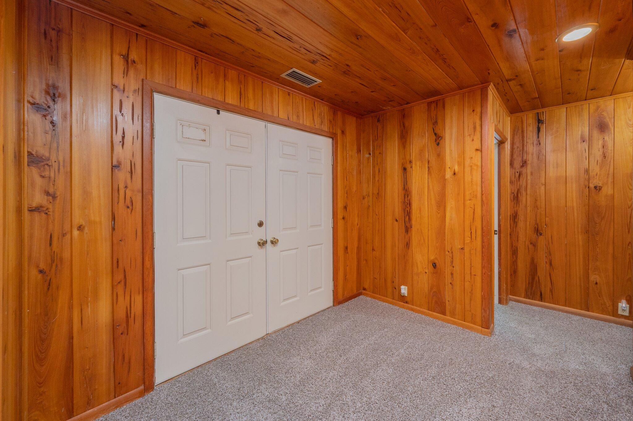 METES & BOUNDS - Residential Lease