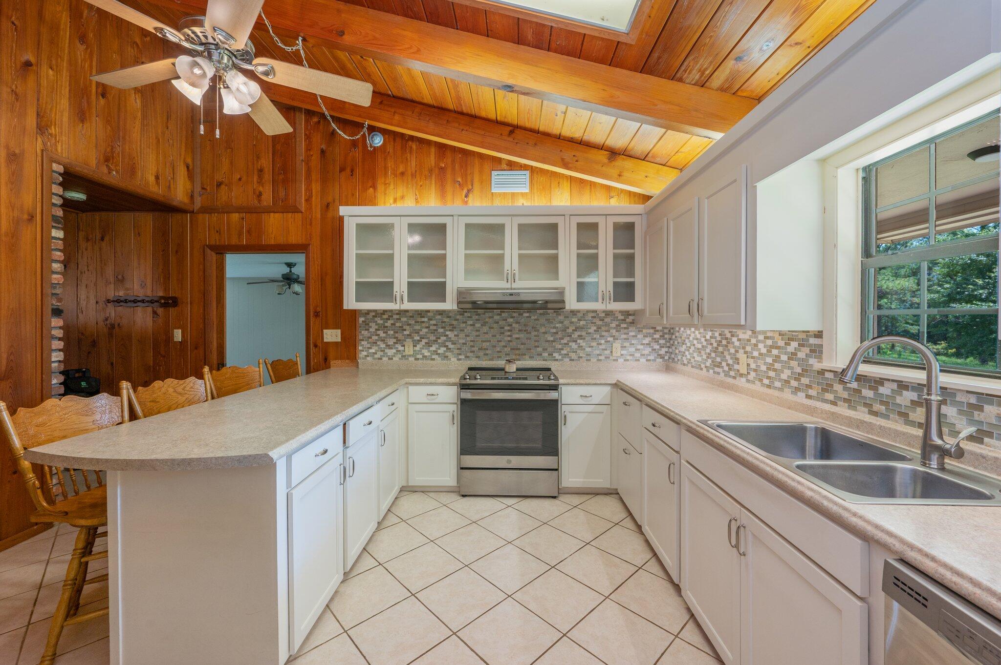 METES & BOUNDS - Residential Lease