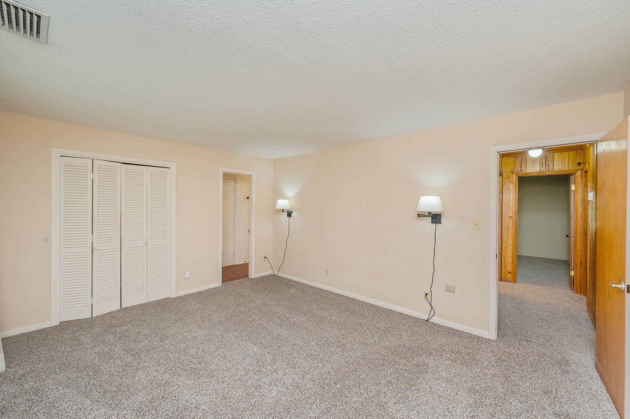 METES & BOUNDS - Residential Lease