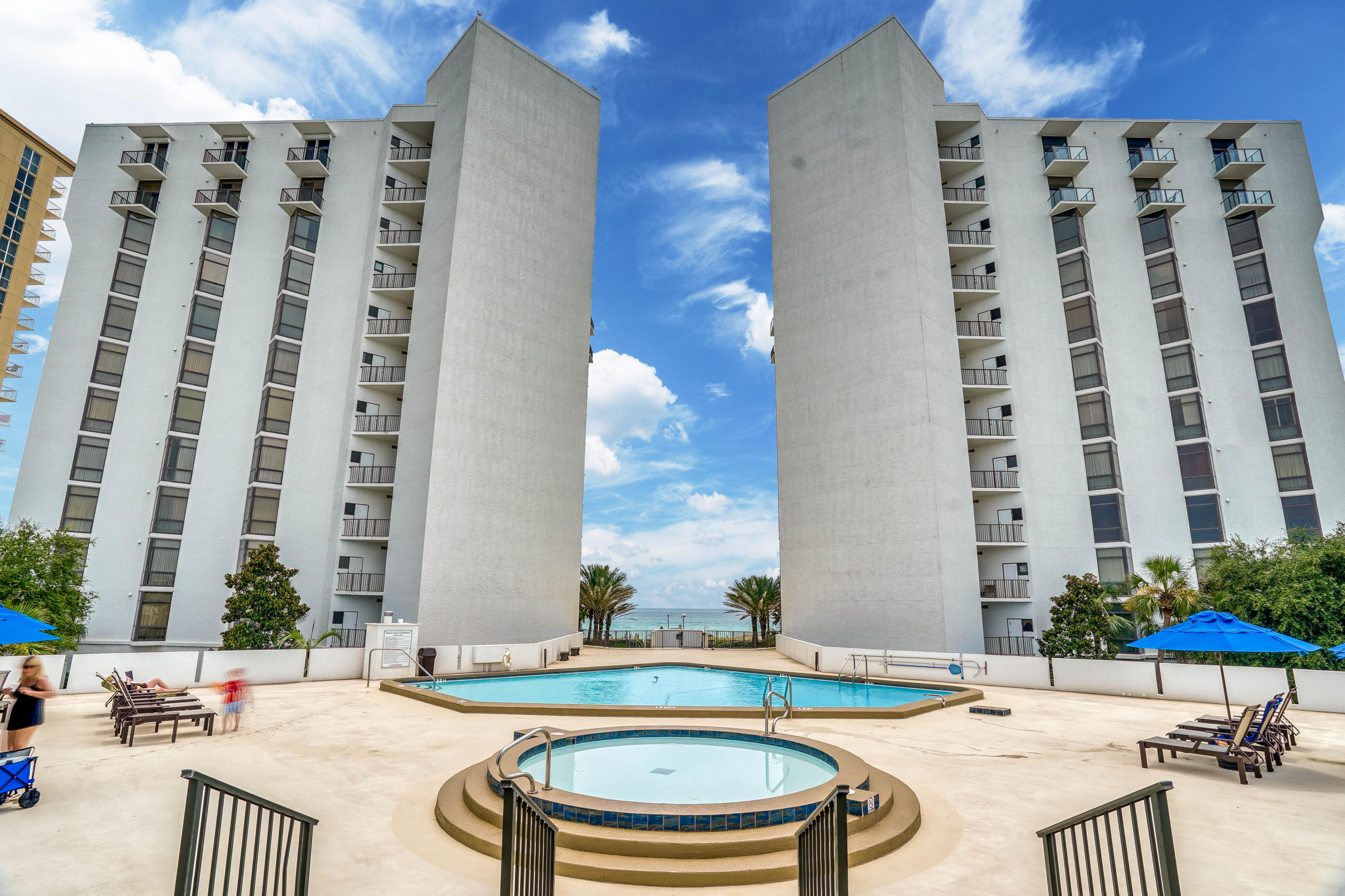 REGENCY TOWERS - Residential