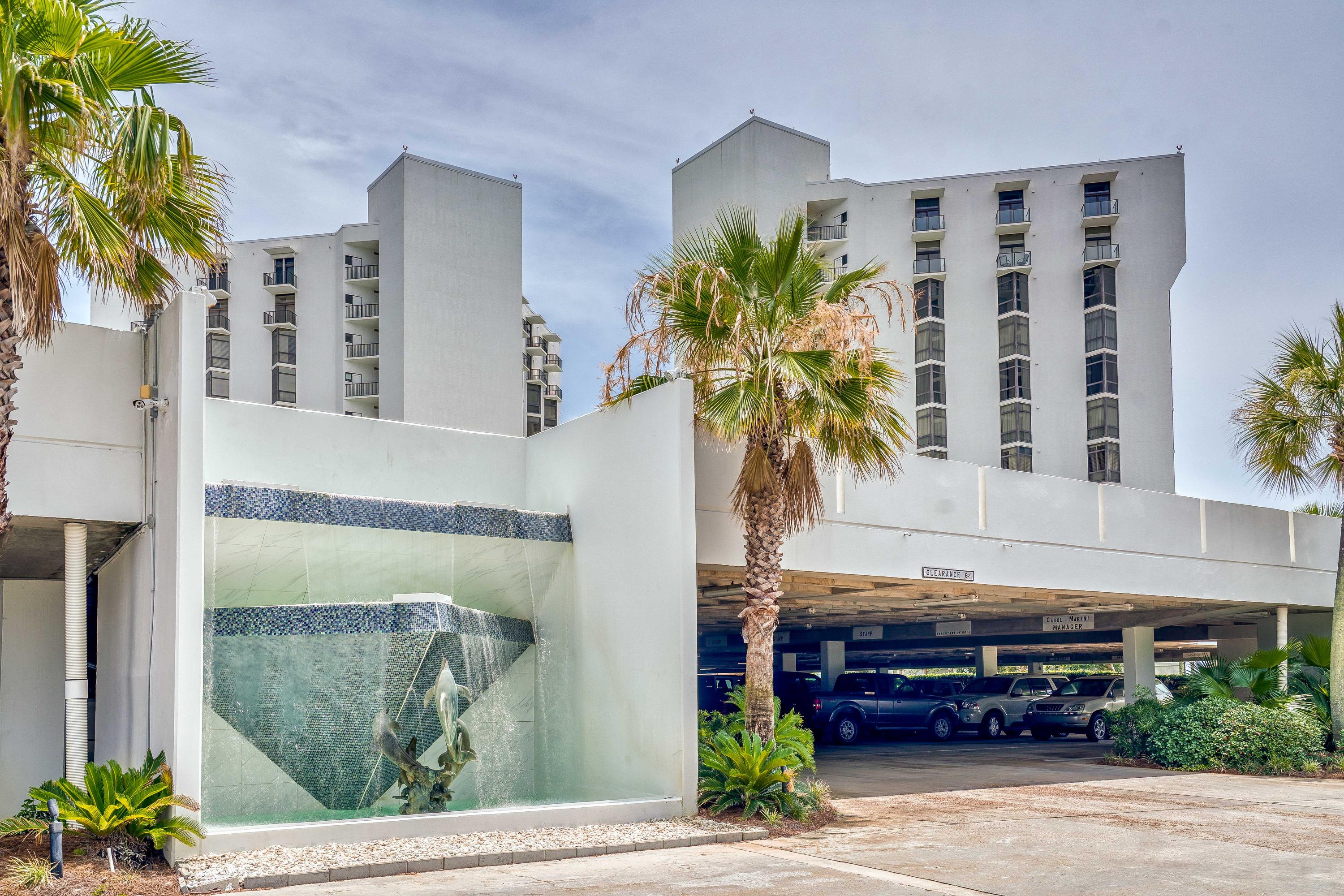 REGENCY TOWERS - Residential