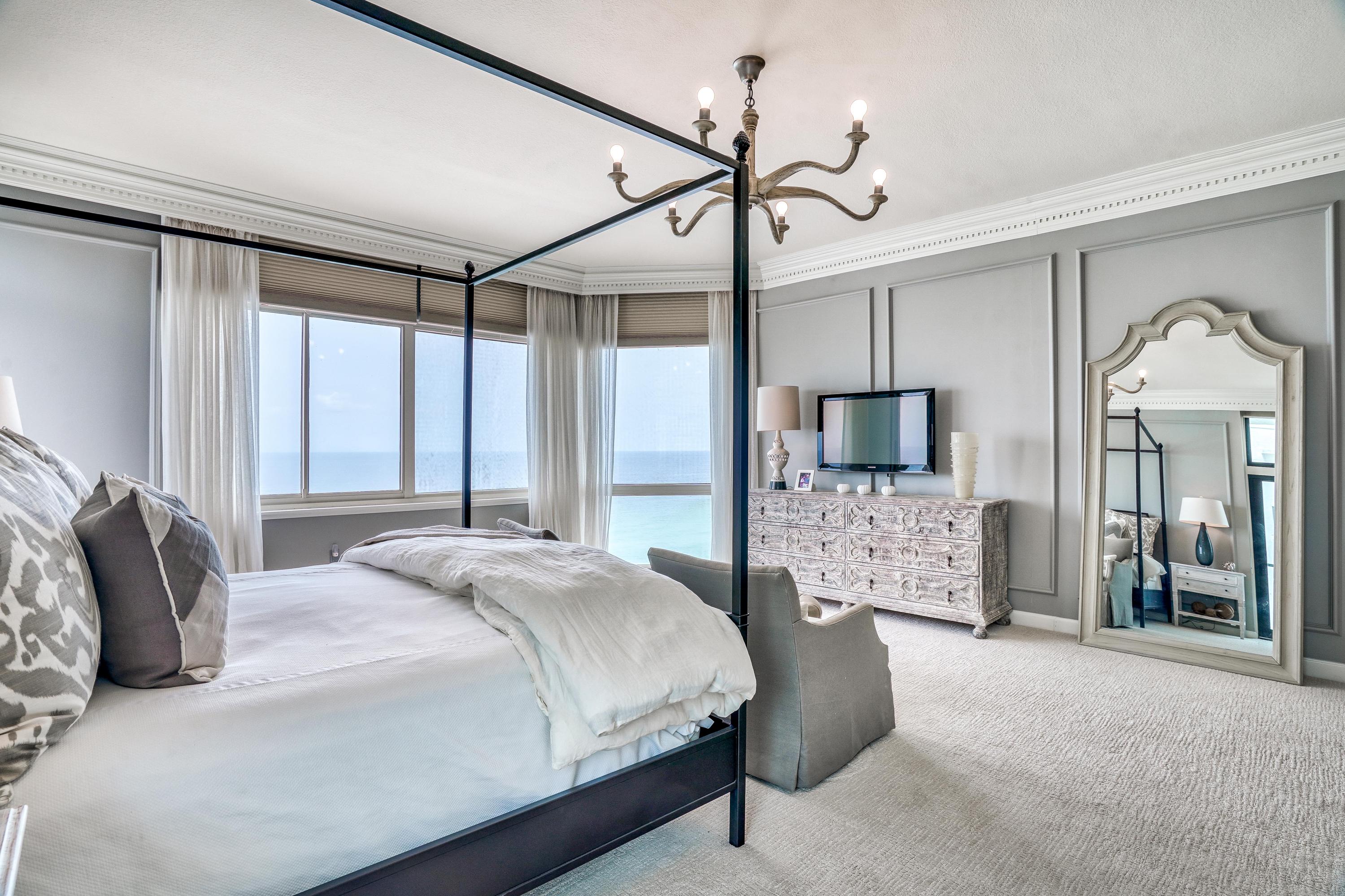 REGENCY TOWERS - Residential