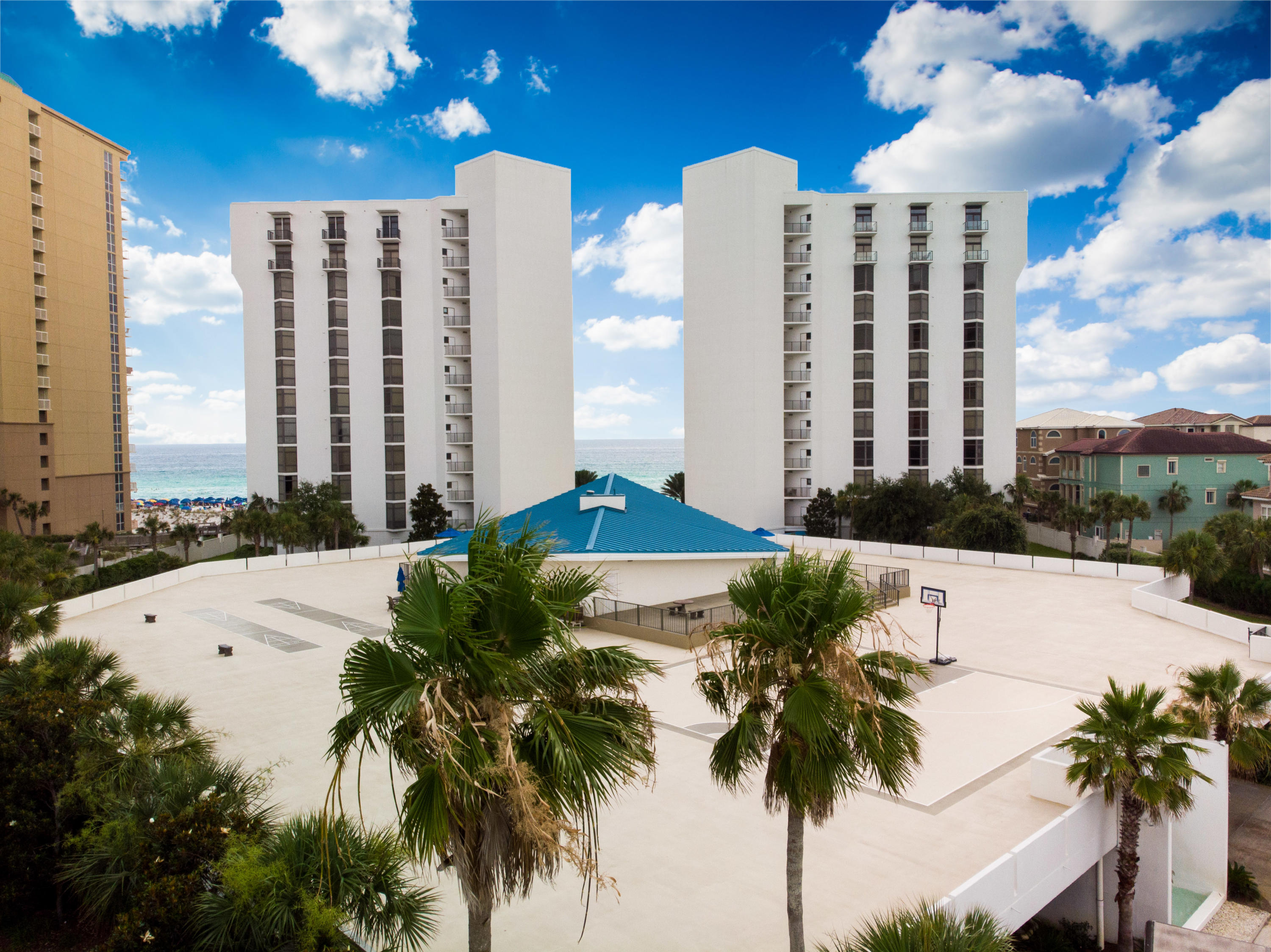 REGENCY TOWERS - Residential