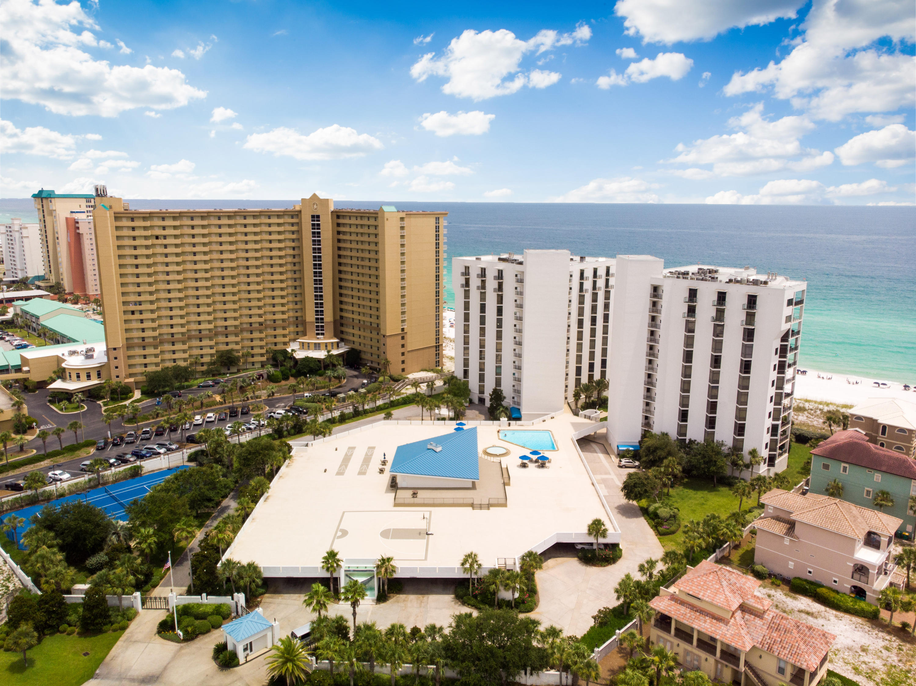 REGENCY TOWERS - Residential