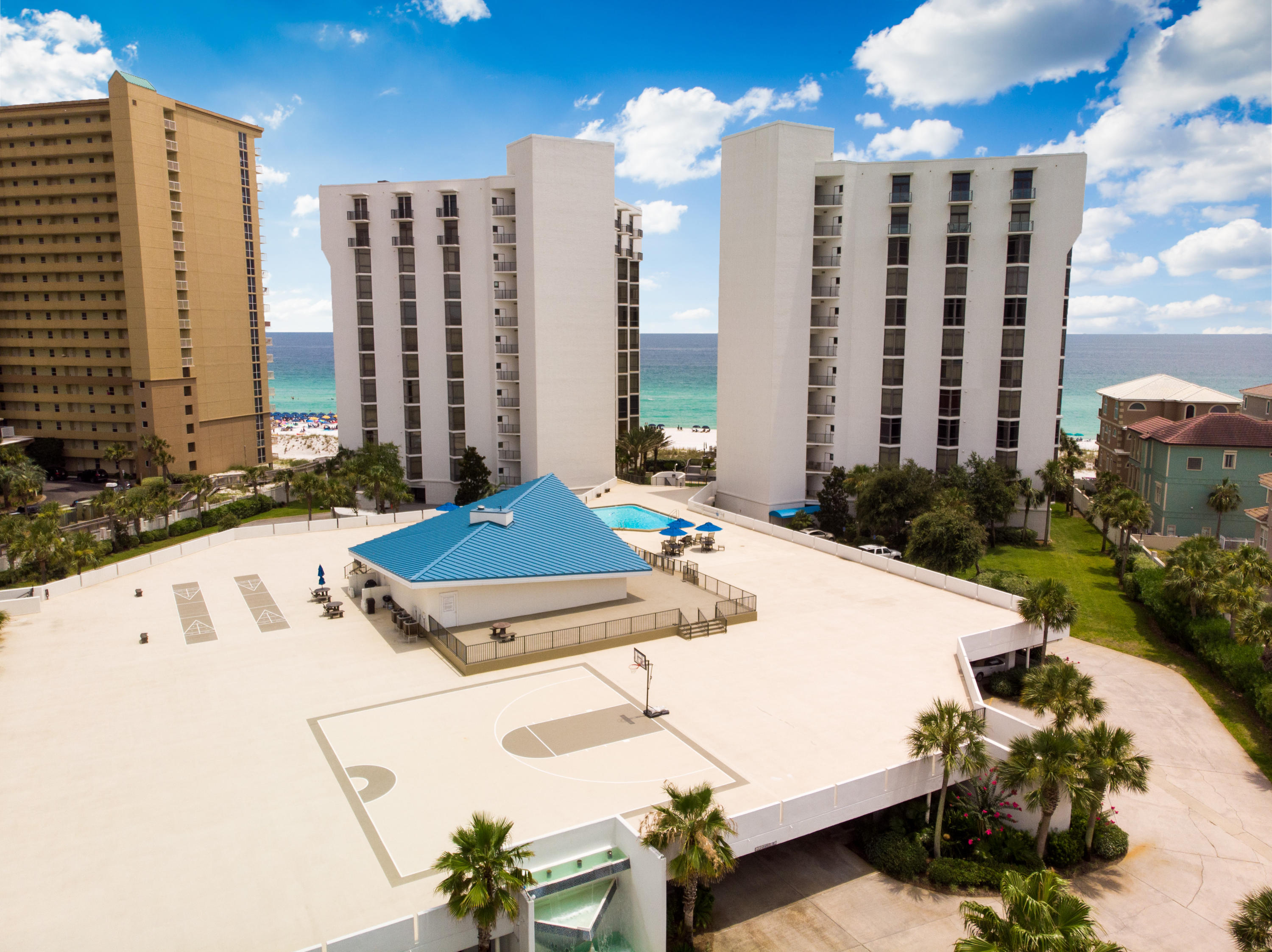 REGENCY TOWERS - Residential