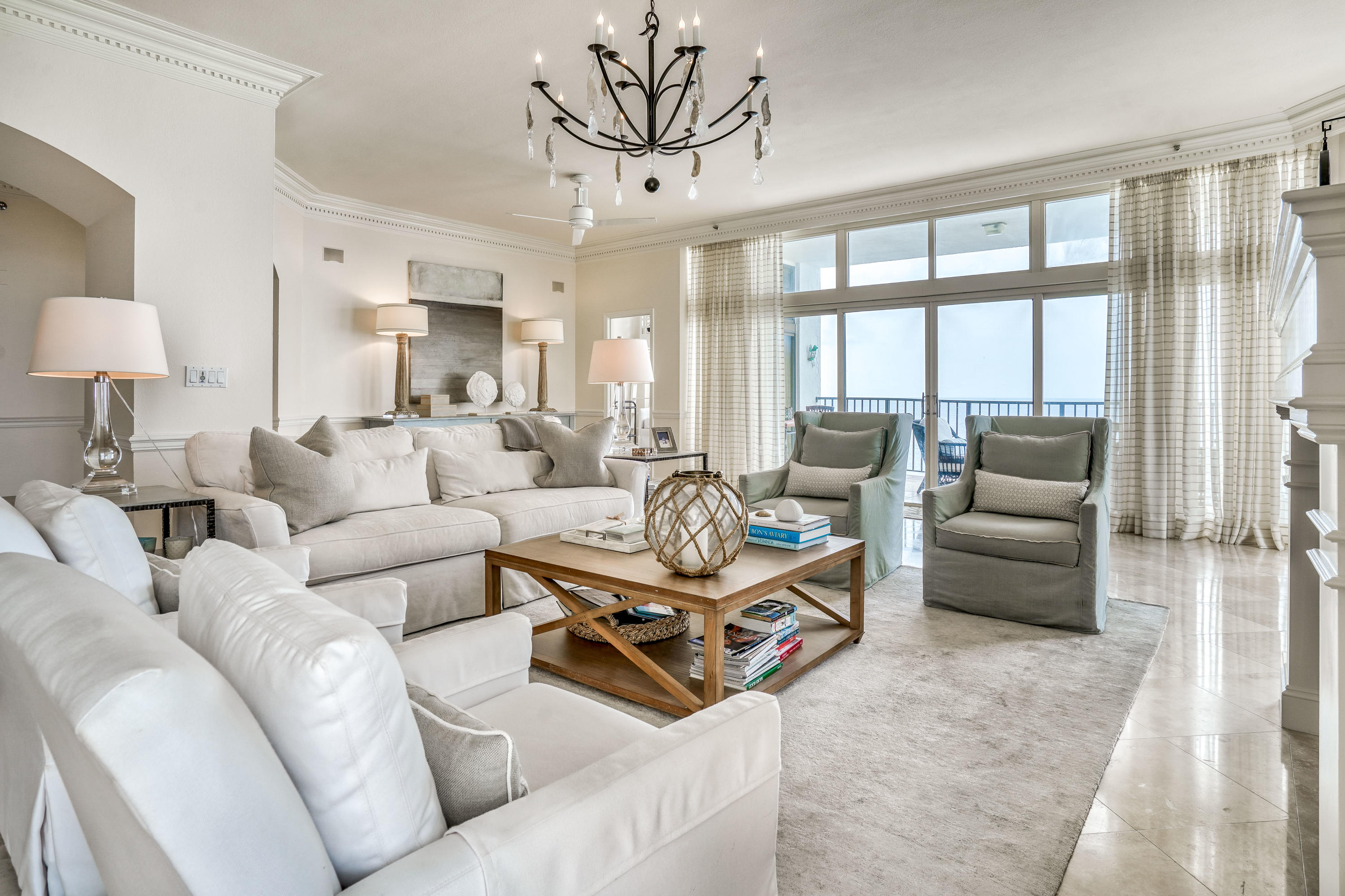 REGENCY TOWERS - Residential