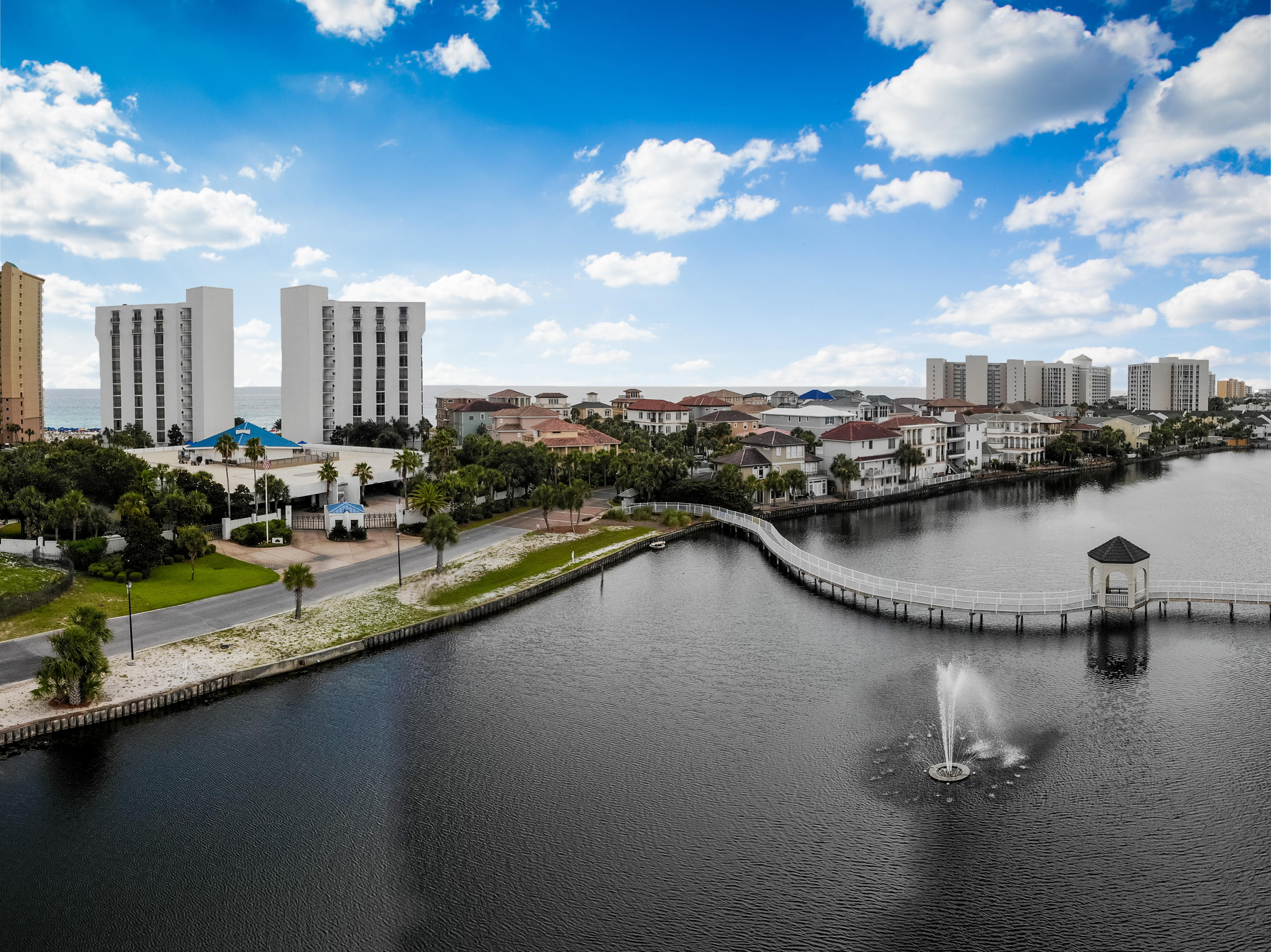 REGENCY TOWERS - Residential