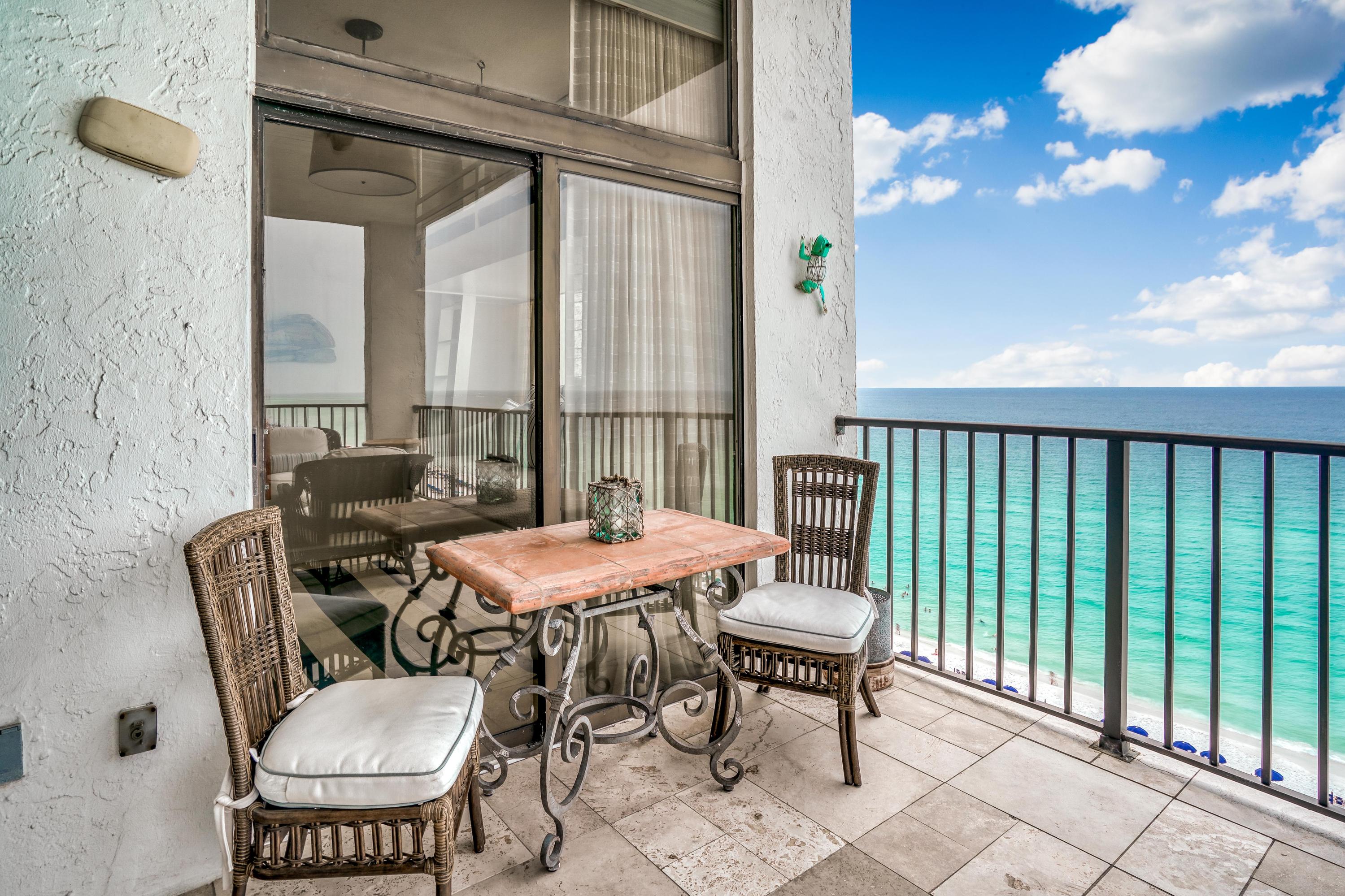 REGENCY TOWERS - Residential