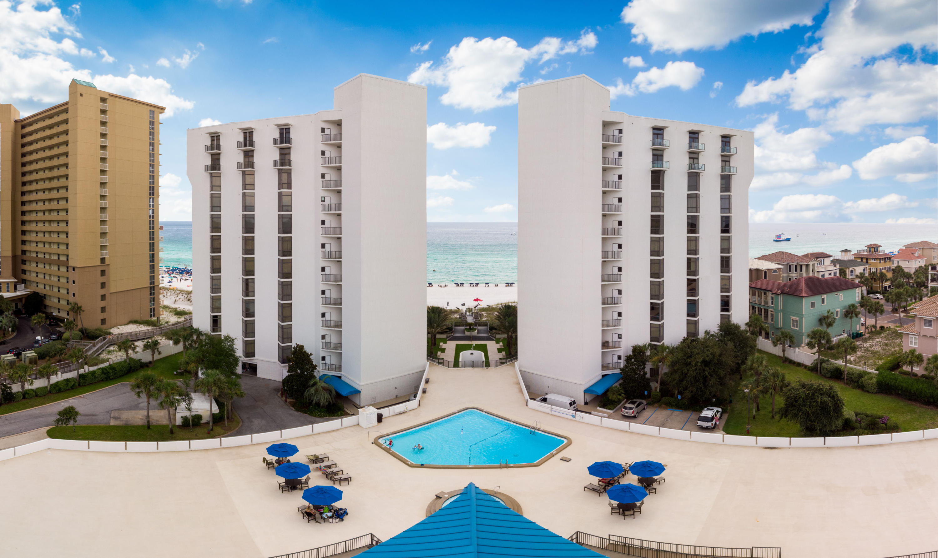REGENCY TOWERS - Residential