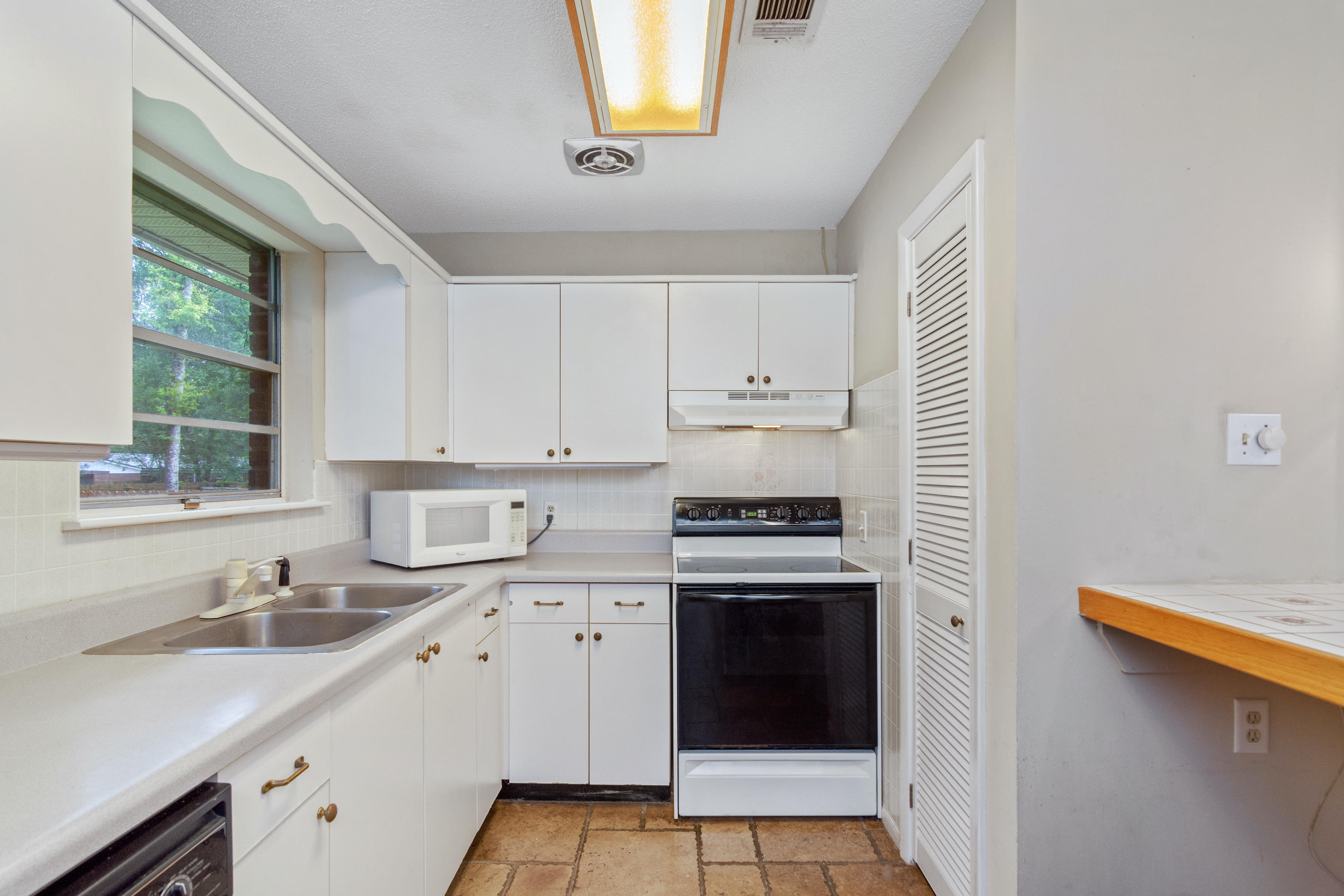 CRESTVIEW - Residential