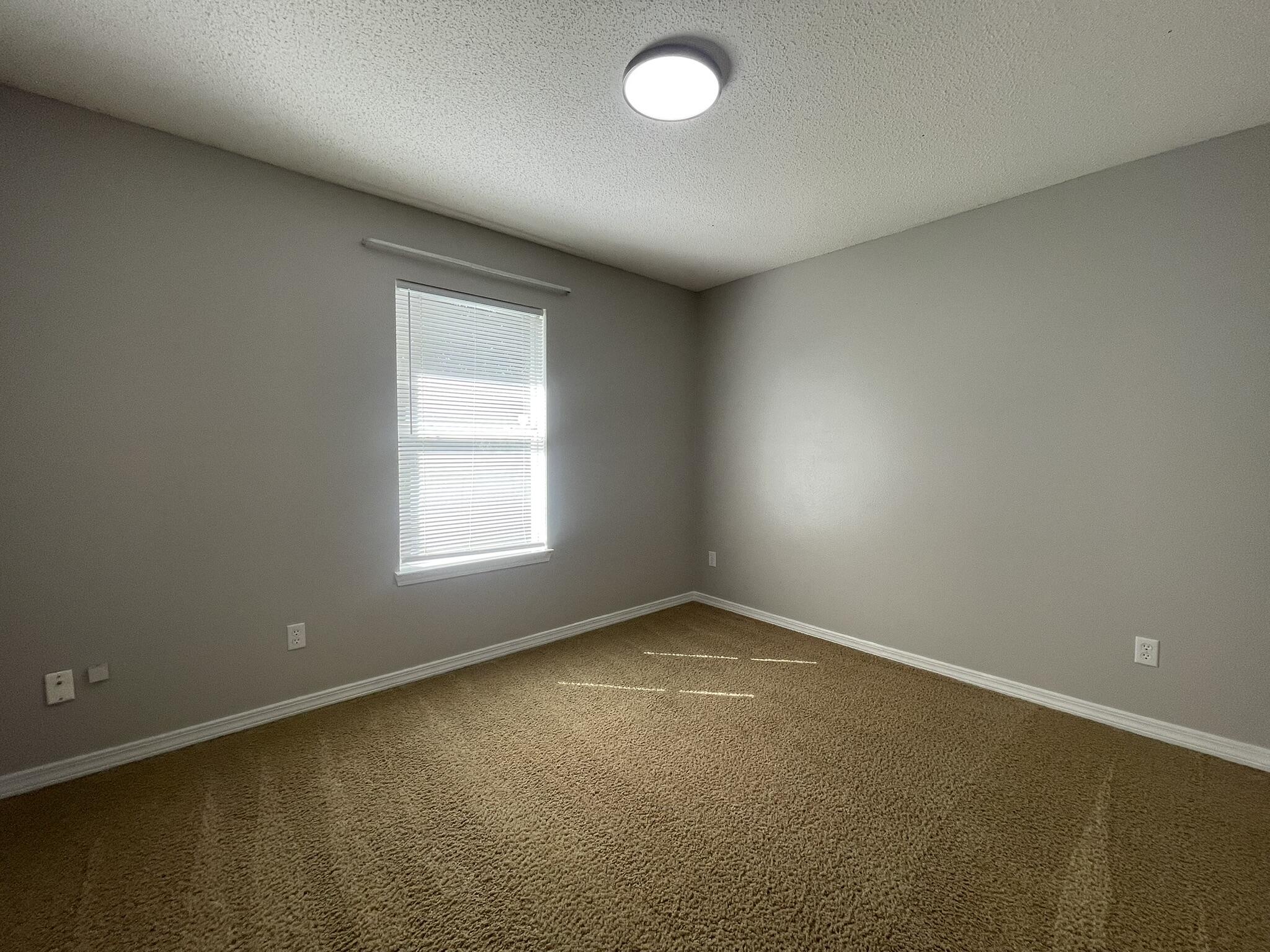 COUNTRYVIEW ESTATES 8TH ADDN - Residential Lease